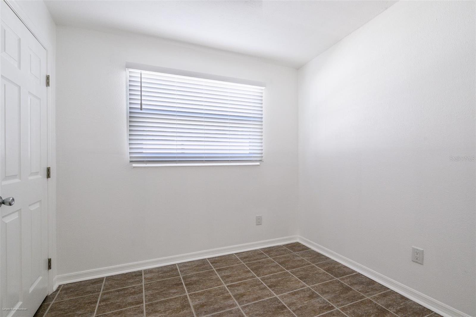 Image 22 of 35 For 927 Olympia Avenue