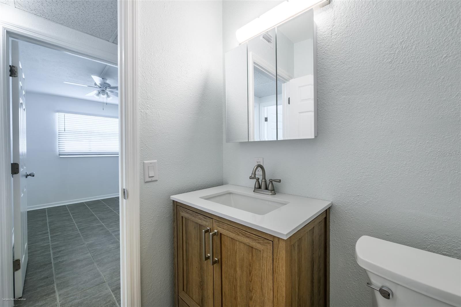 Image 26 of 35 For 927 Olympia Avenue