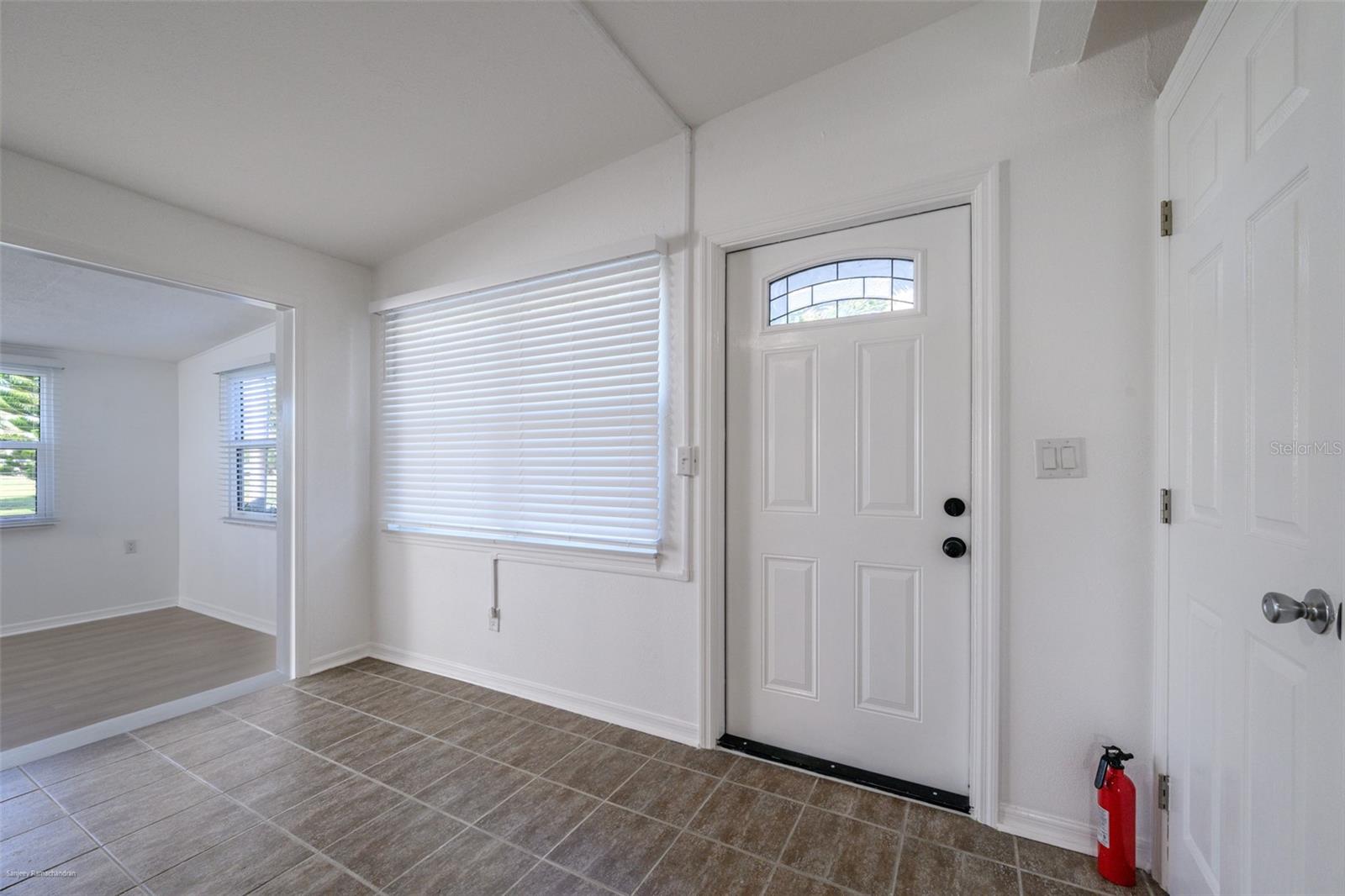 Image 4 of 35 For 927 Olympia Avenue