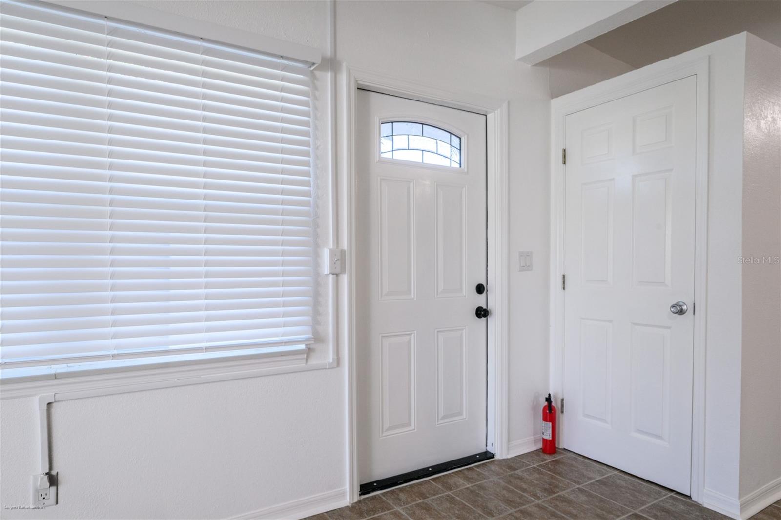 Image 5 of 35 For 927 Olympia Avenue