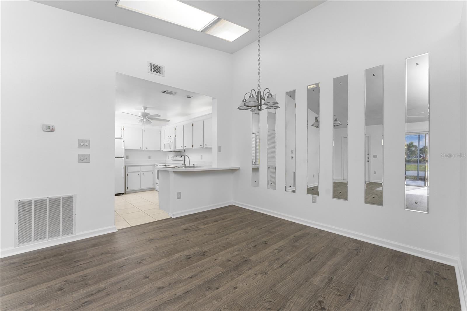 Image 10 of 39 For 3300 Loveland Boulevard 3004