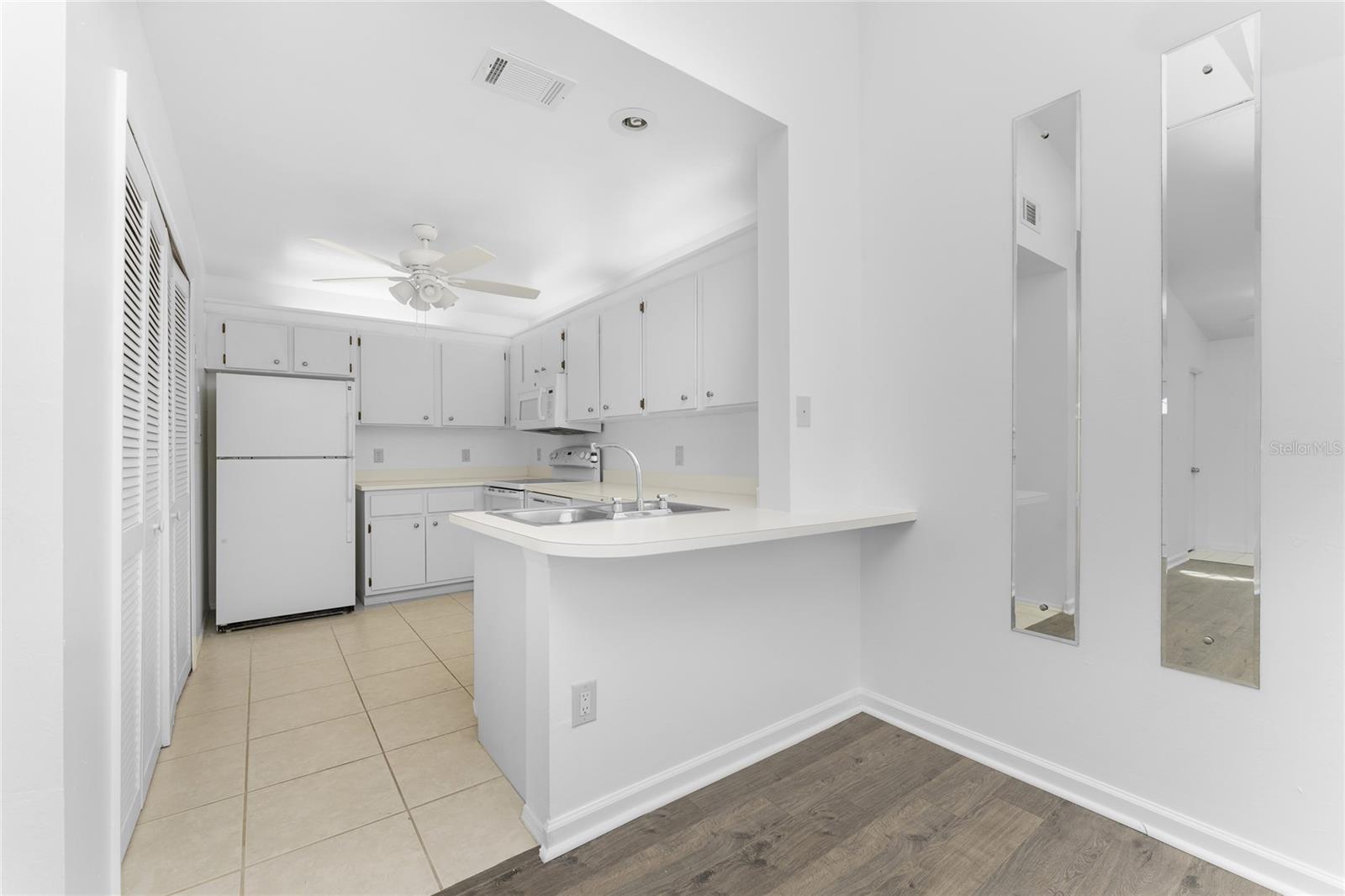 Image 11 of 39 For 3300 Loveland Boulevard 3004