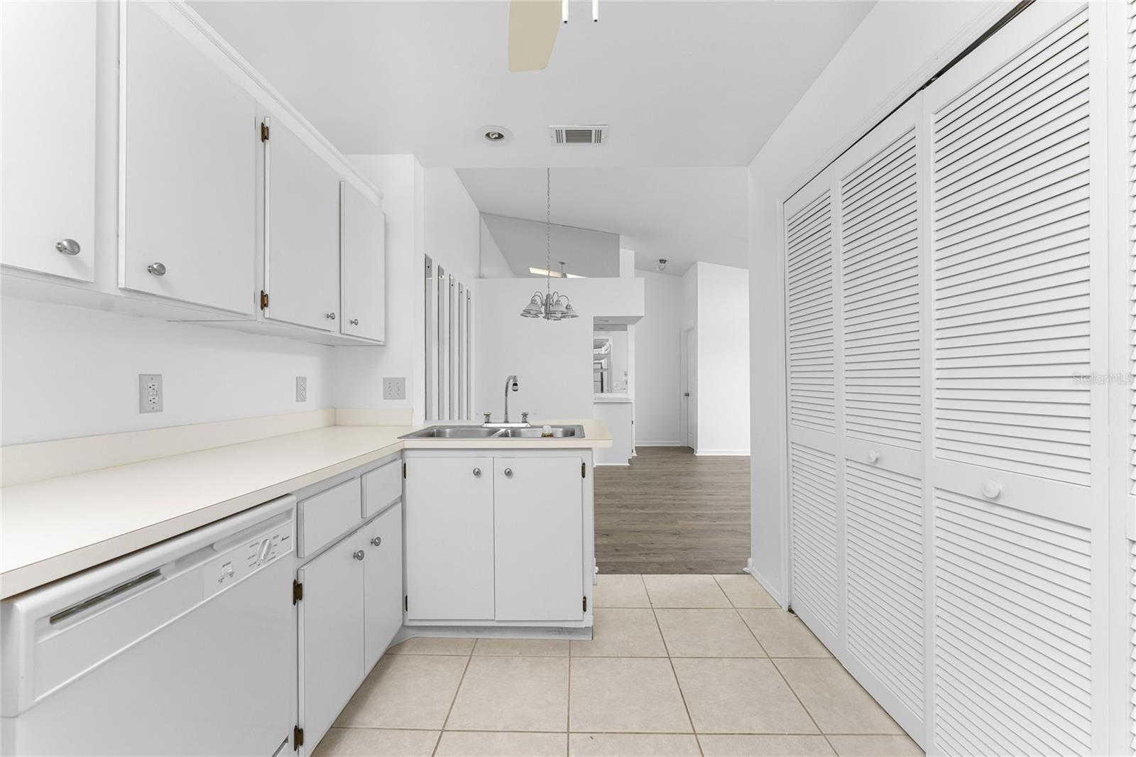 Image 14 of 39 For 3300 Loveland Boulevard 3004