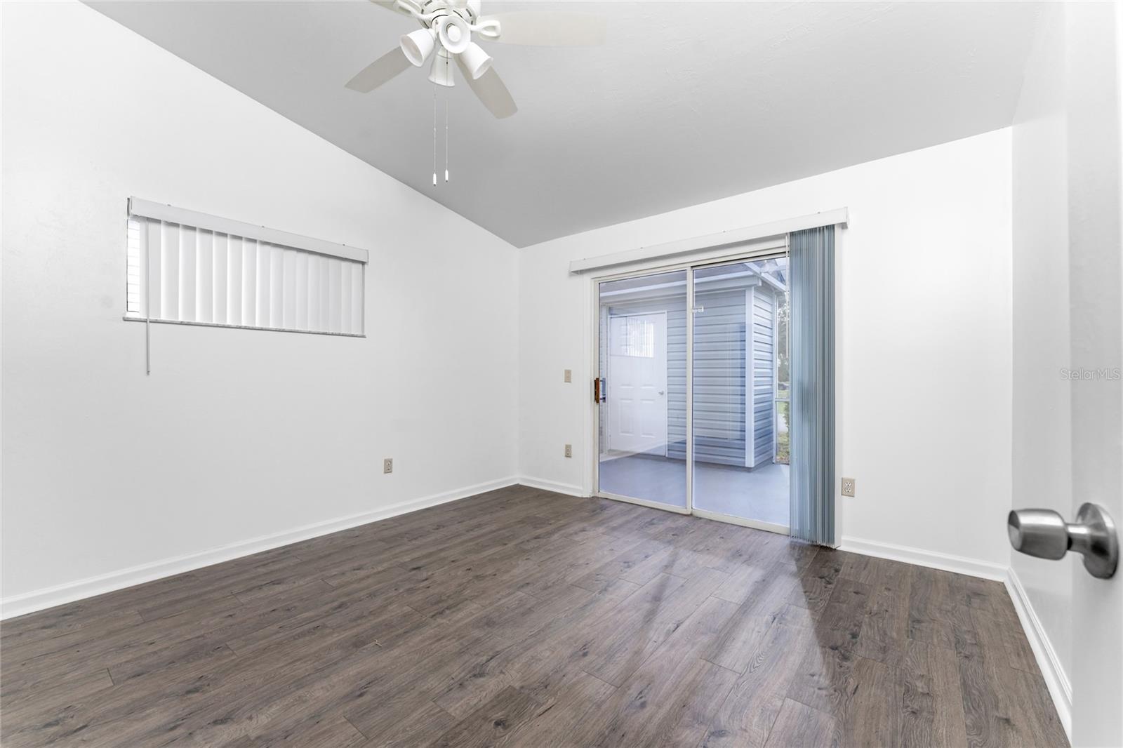 Image 17 of 39 For 3300 Loveland Boulevard 3004