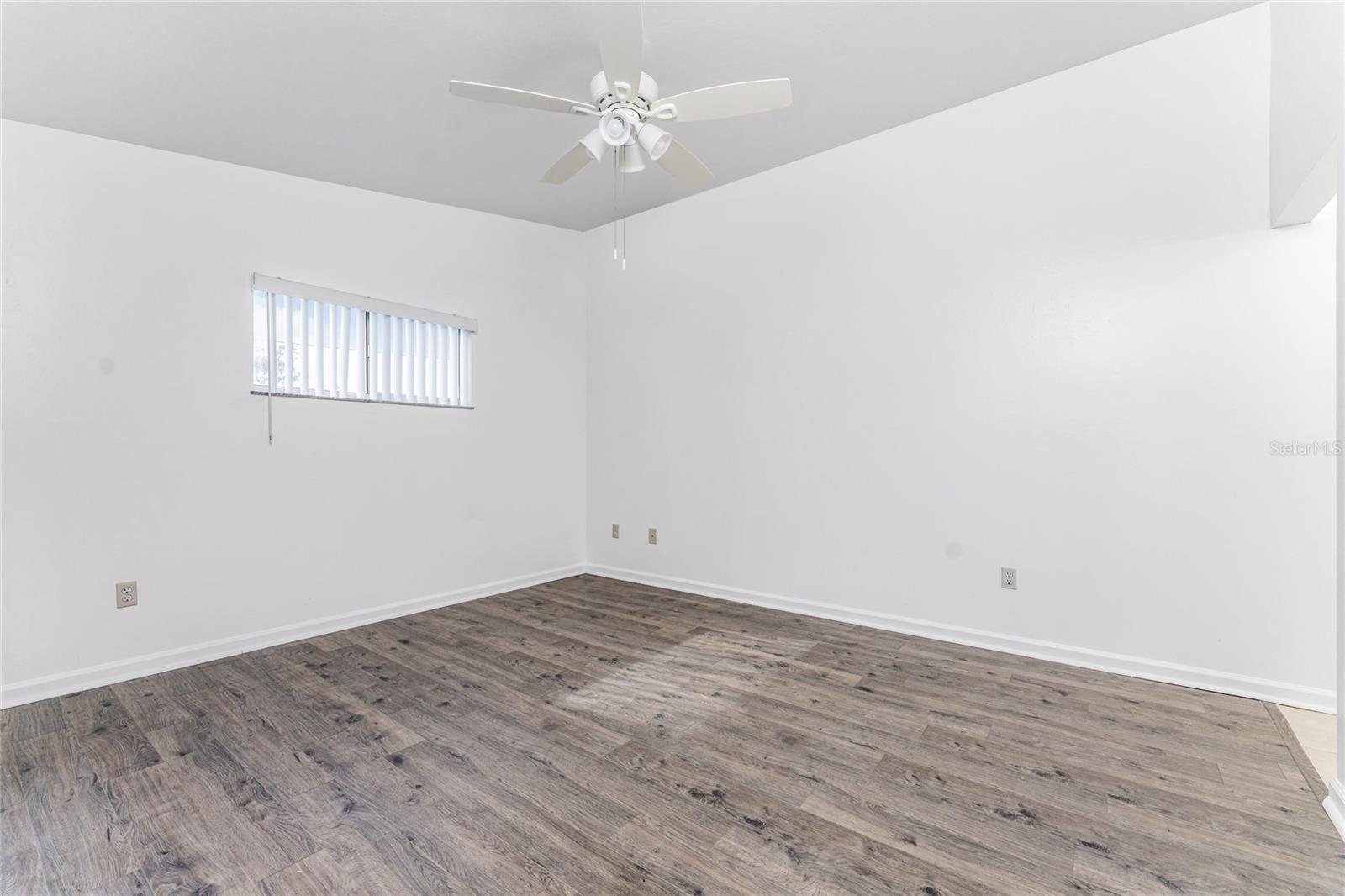 Image 23 of 39 For 3300 Loveland Boulevard 3004