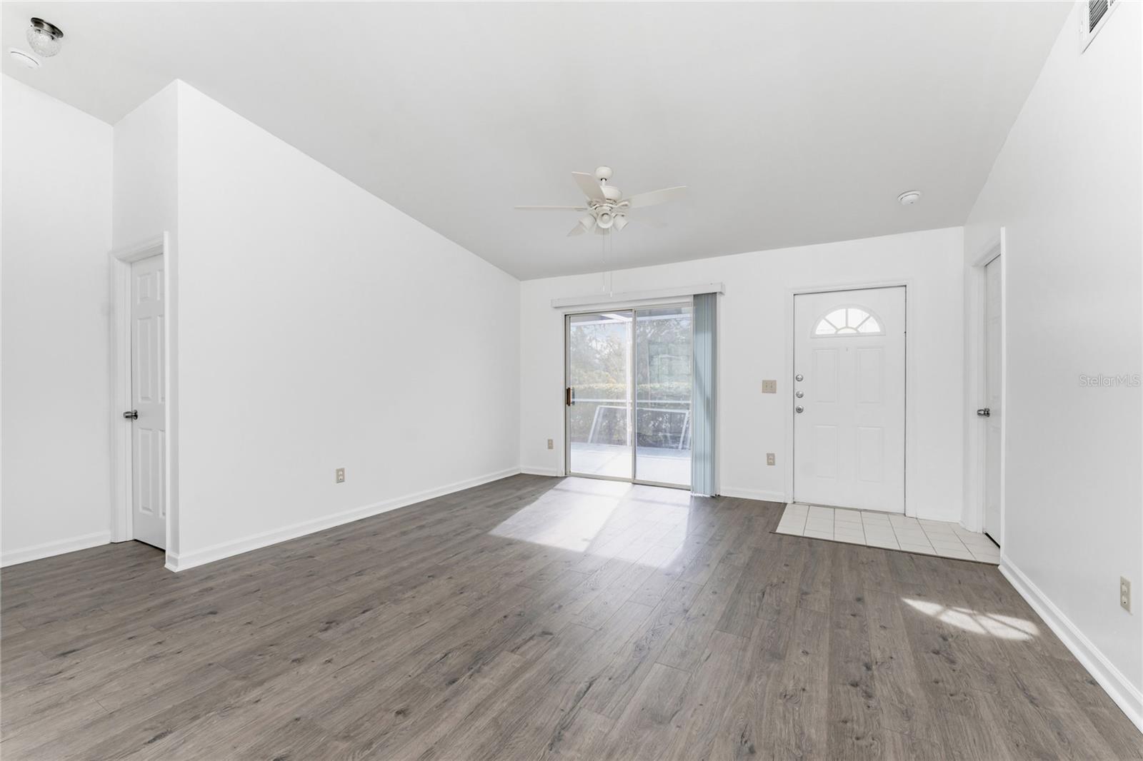 Image 4 of 39 For 3300 Loveland Boulevard 3004