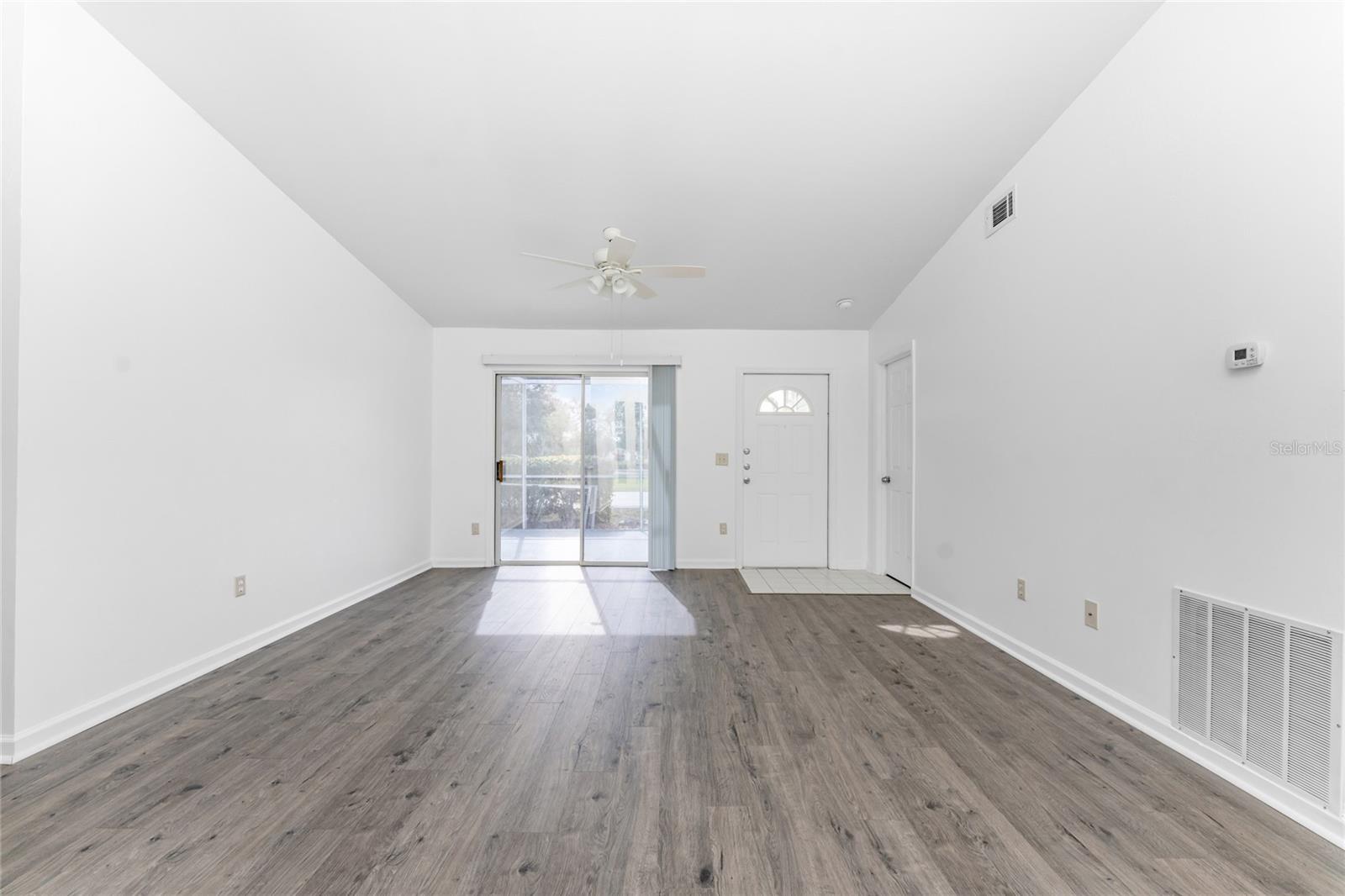 Image 5 of 39 For 3300 Loveland Boulevard 3004