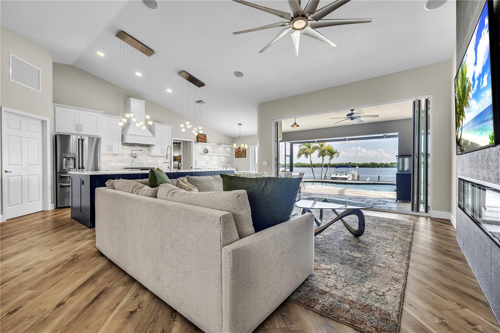 Image 17 of 100 For 3708 Peace River Drive