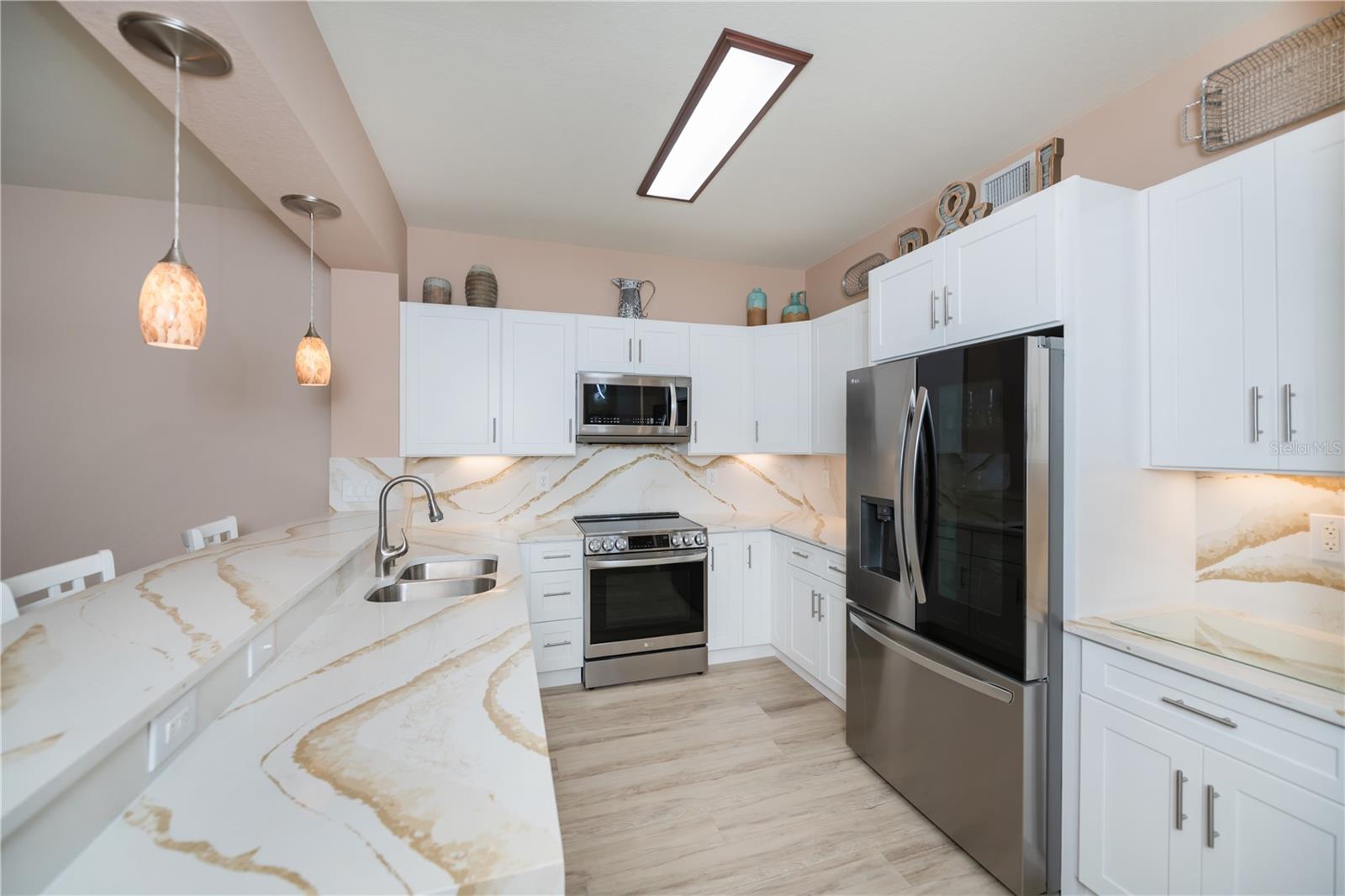 Image 14 of 76 For 5115 Melbourne Street A103