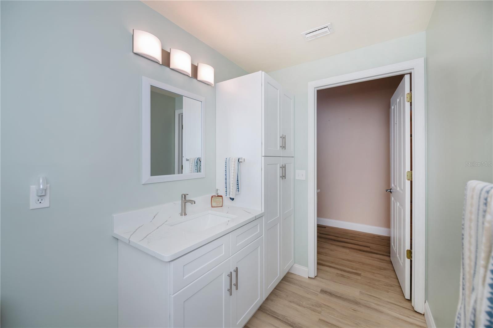 Image 19 of 76 For 5115 Melbourne Street A103