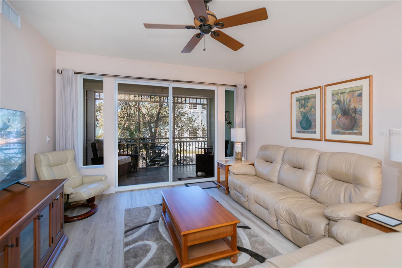 Image 27 of 76 For 5115 Melbourne Street A103