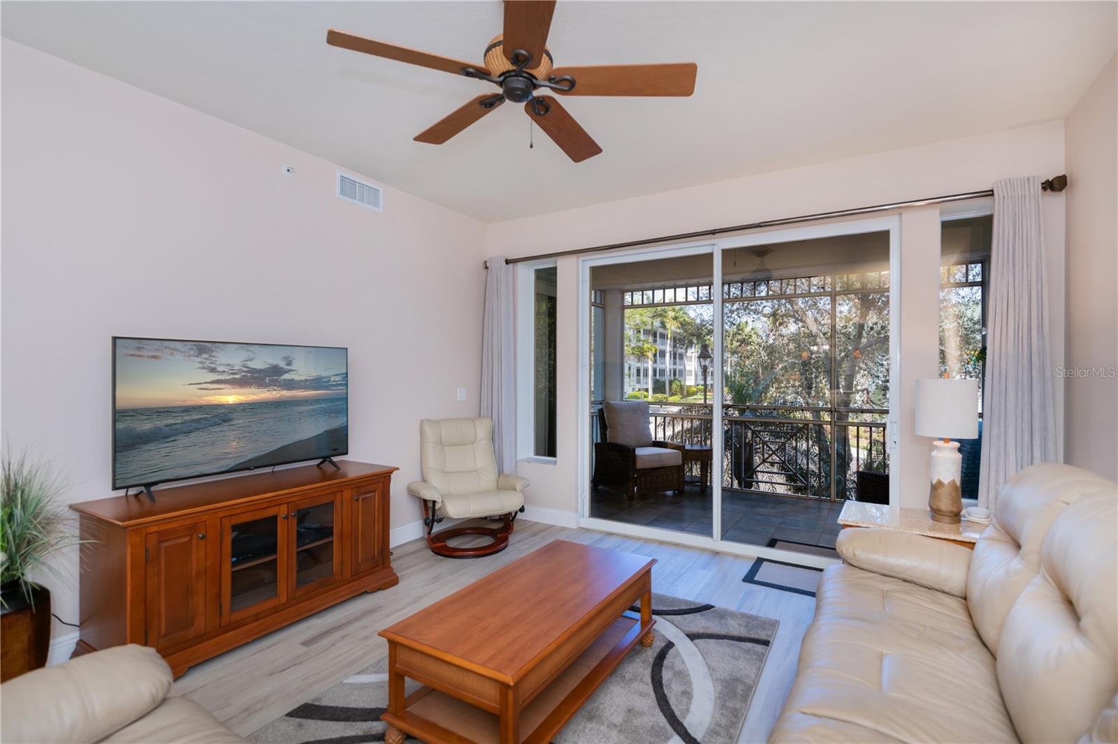 Image 28 of 76 For 5115 Melbourne Street A103