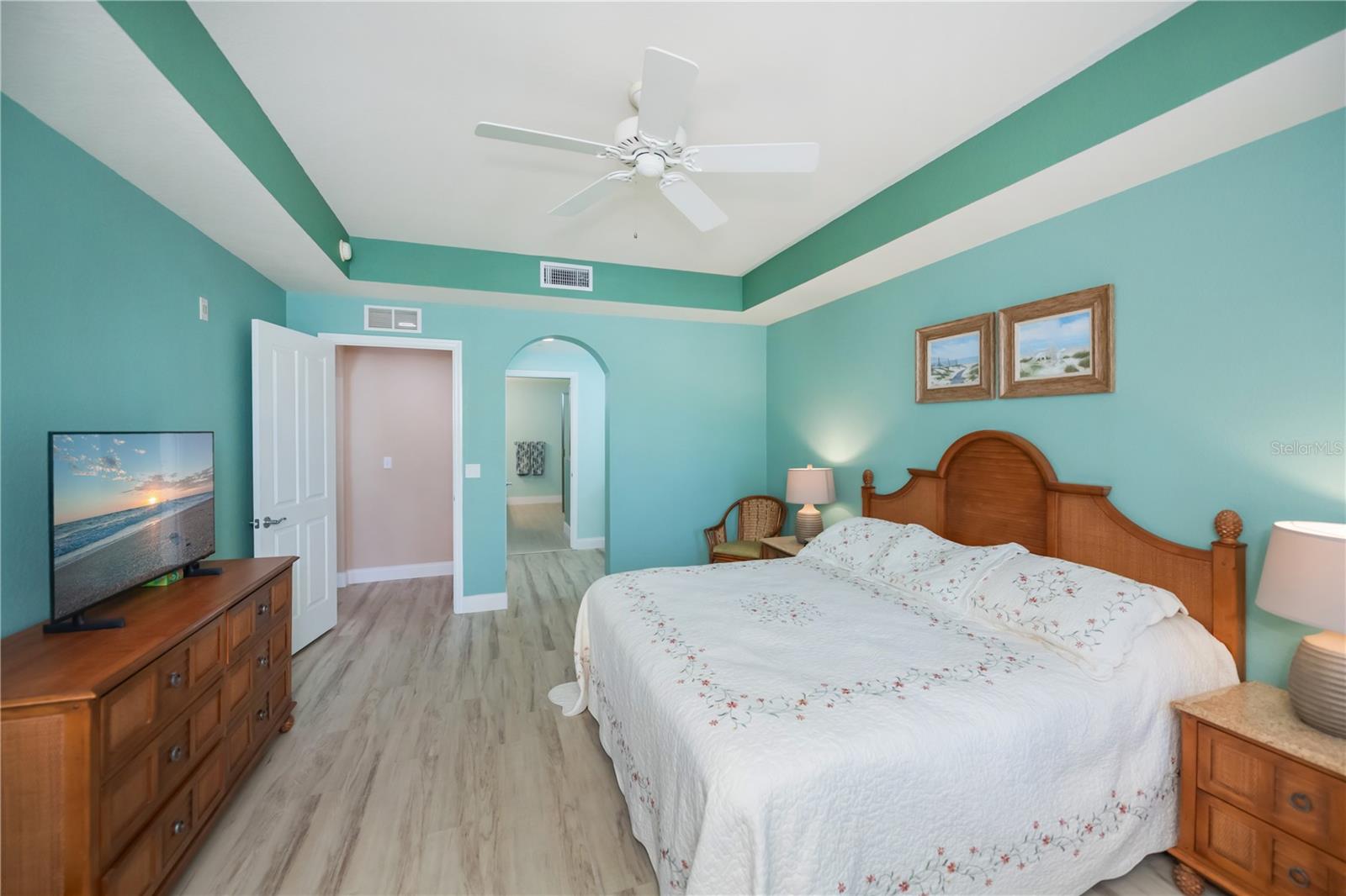 Image 30 of 76 For 5115 Melbourne Street A103