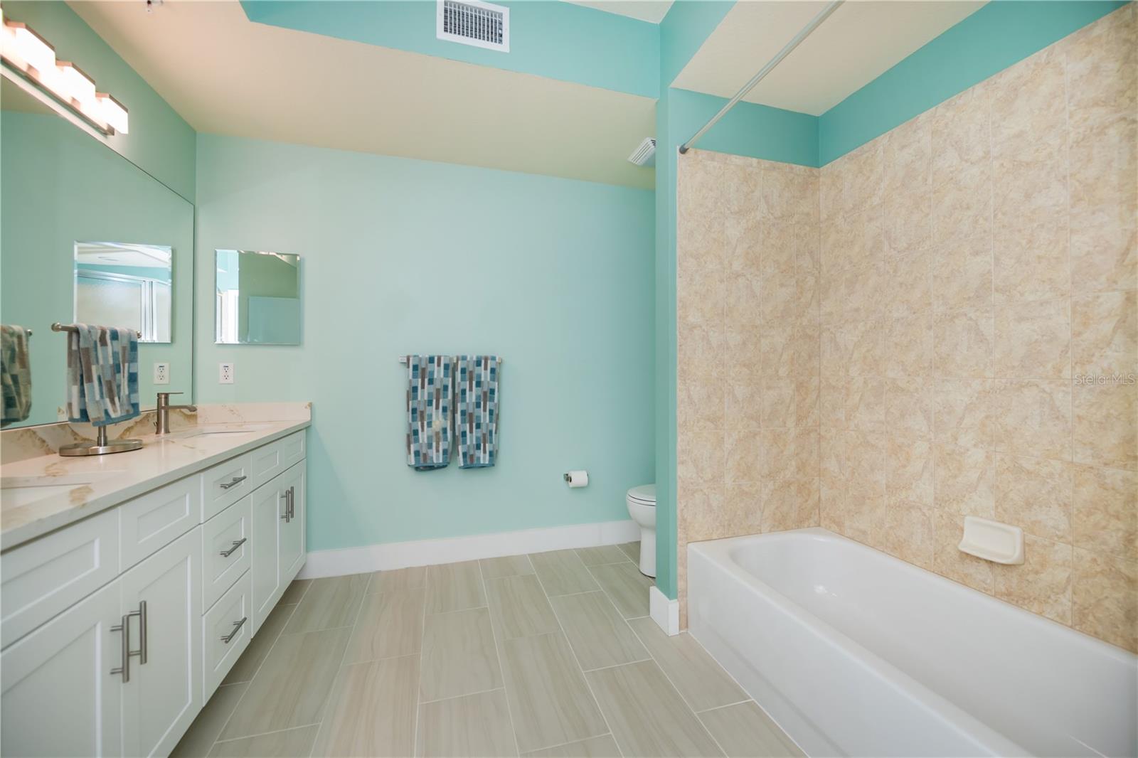 Image 35 of 76 For 5115 Melbourne Street A103