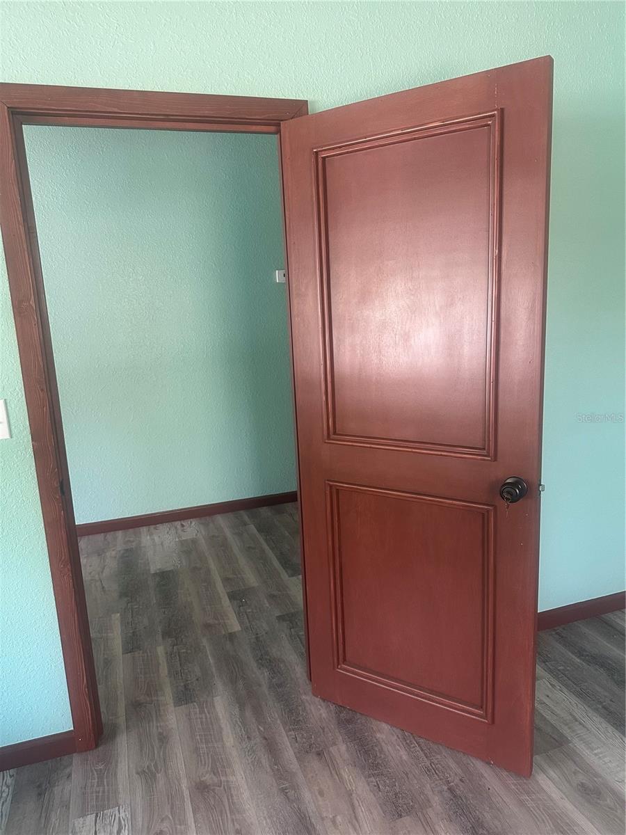 Image 19 of 37 For 503 Polk Avenue