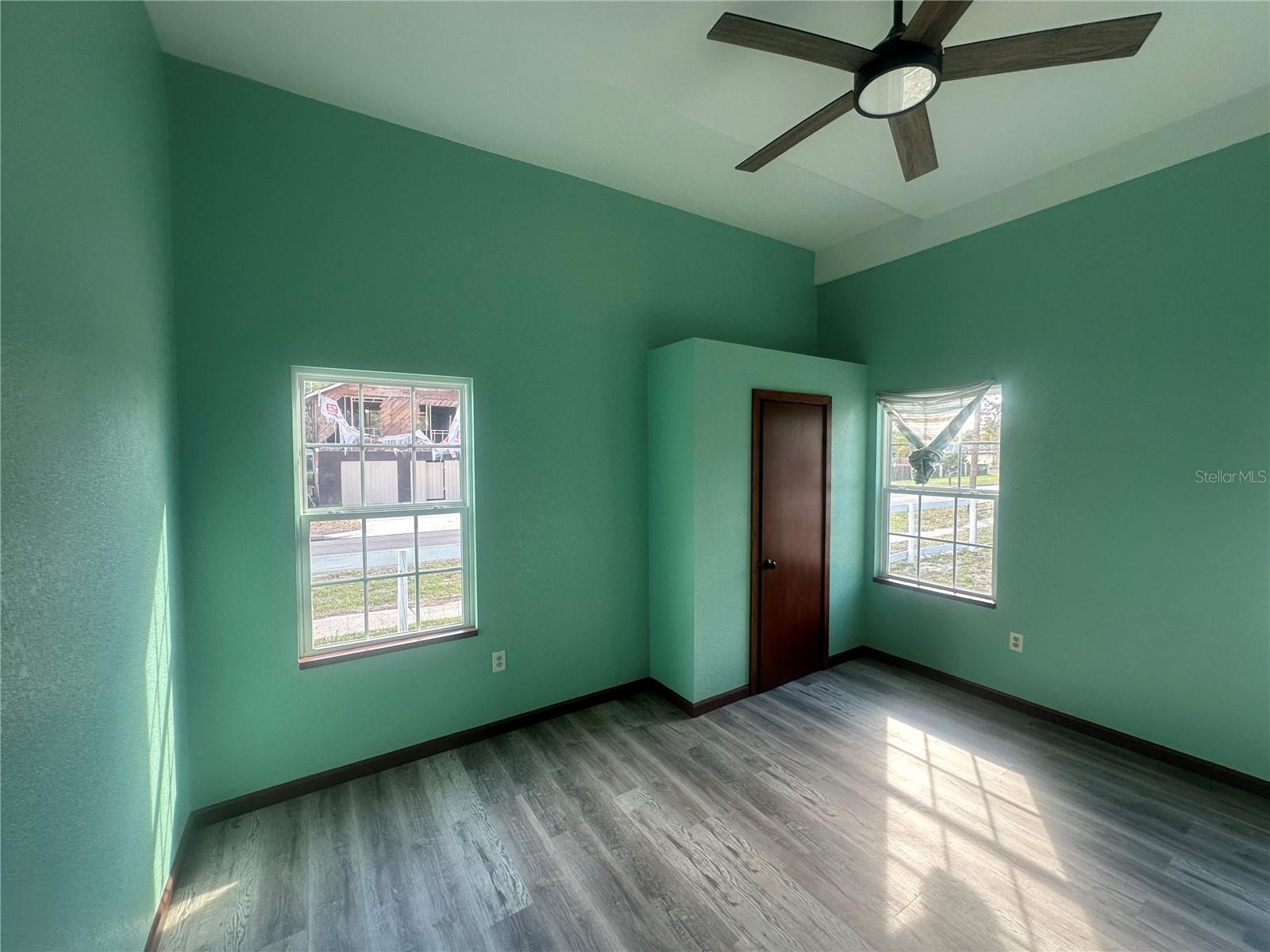 Image 8 of 37 For 503 Polk Avenue