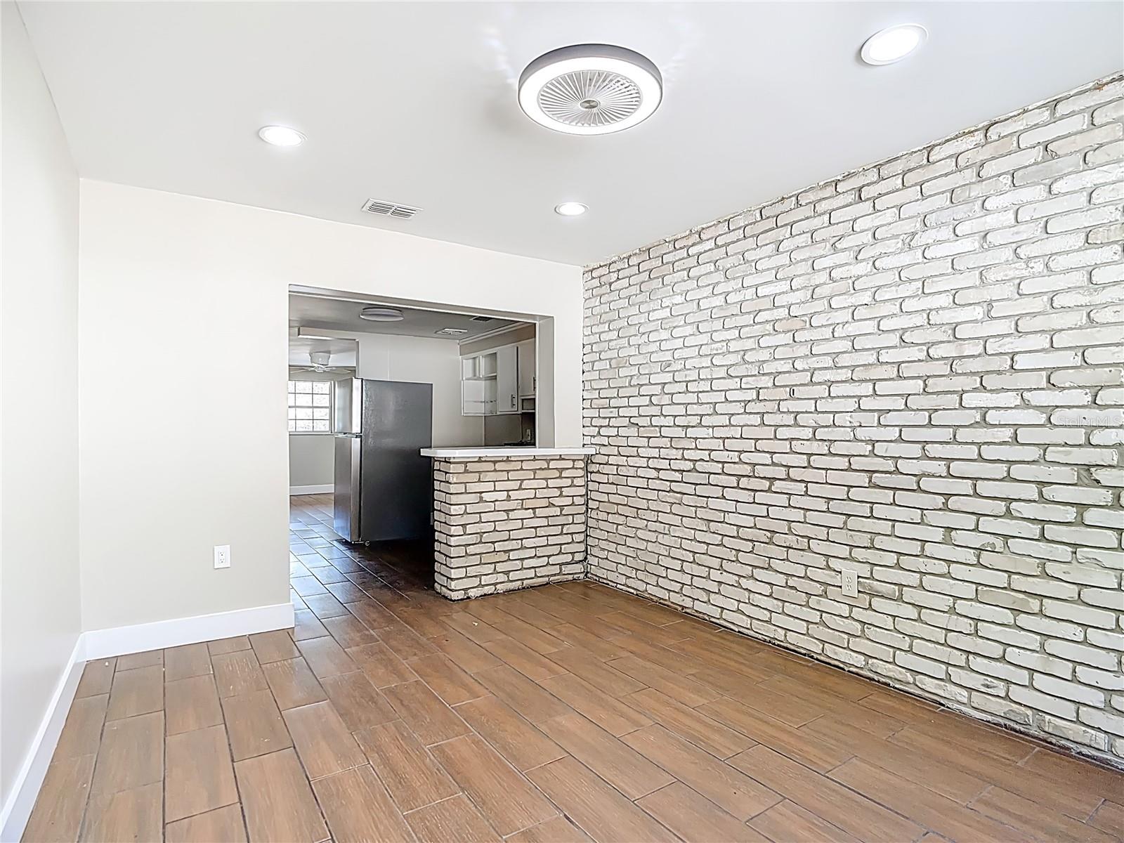 Image 16 of 45 For 108 Avenue A Wahneta E A