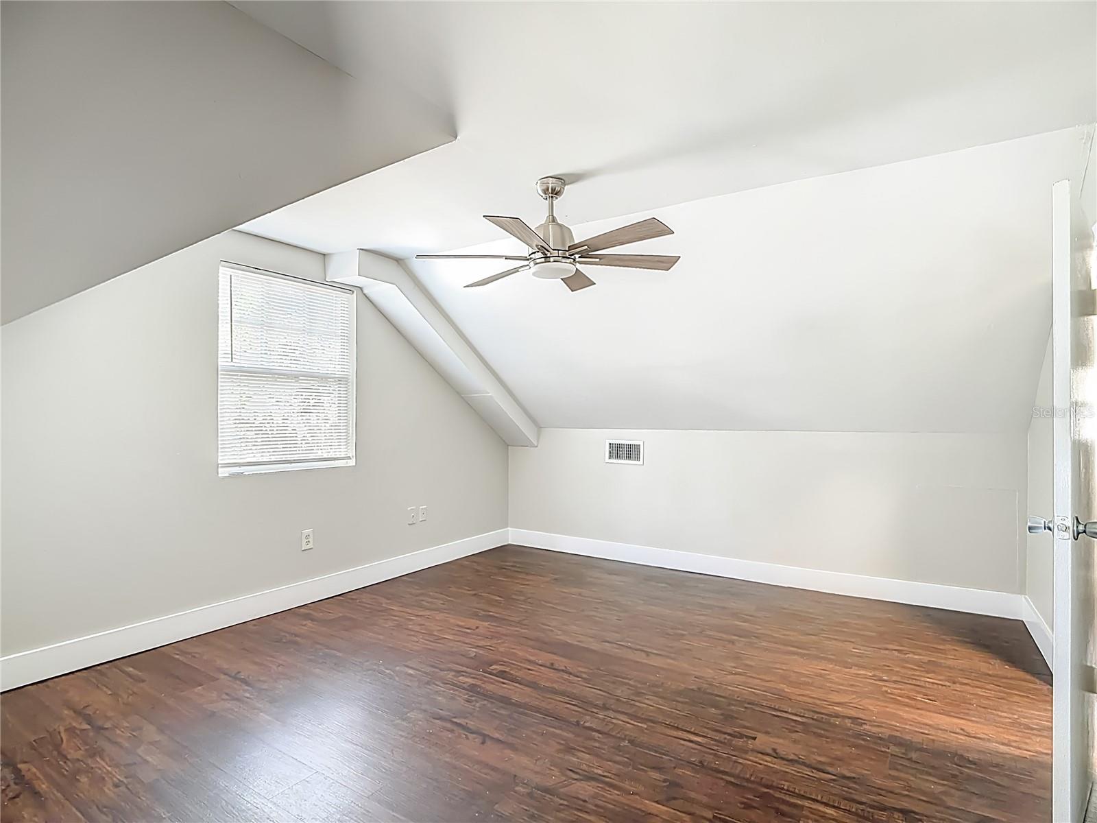 Image 31 of 45 For 108 Avenue A Wahneta E A