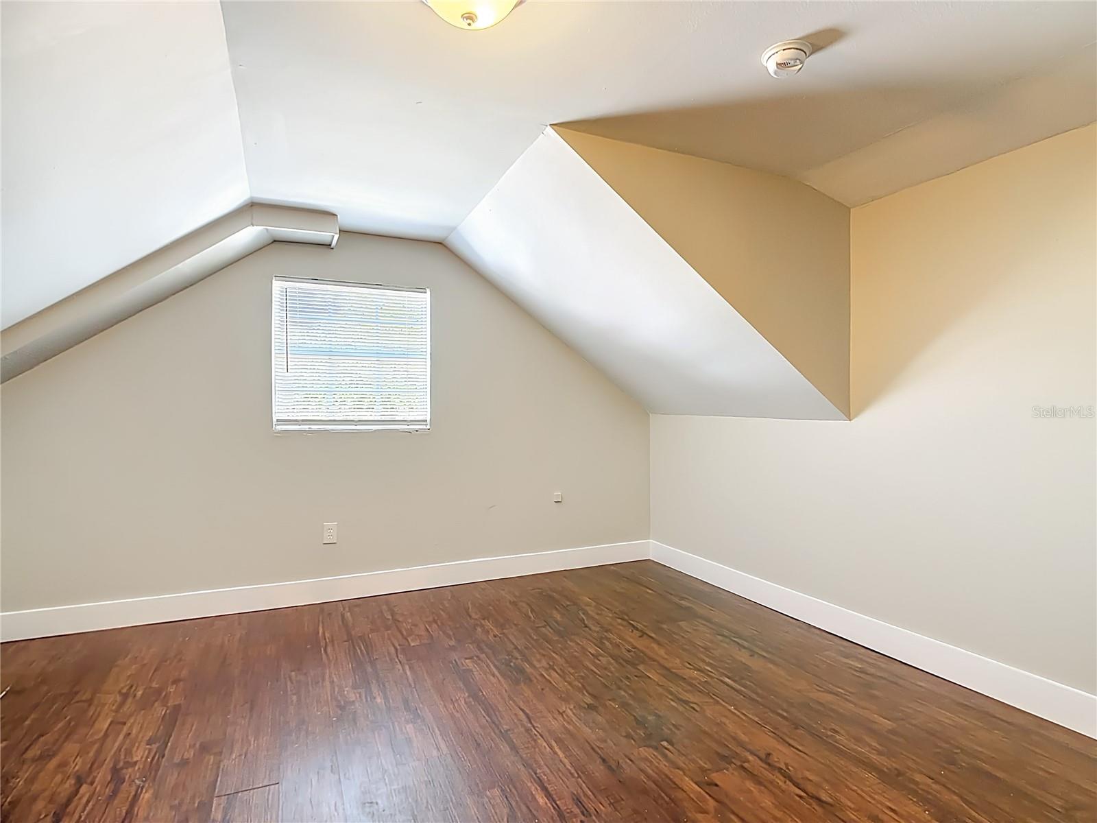 Image 33 of 45 For 108 Avenue A Wahneta E A