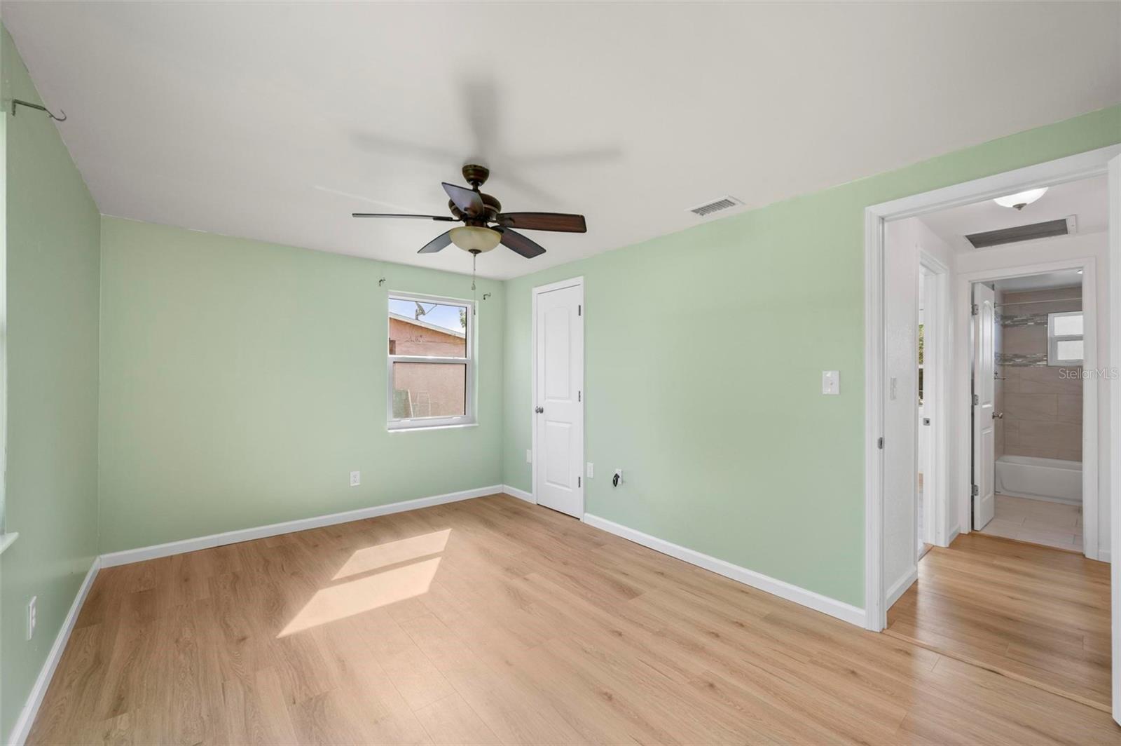 Image 19 of 90 For 721 Pompano Terrace