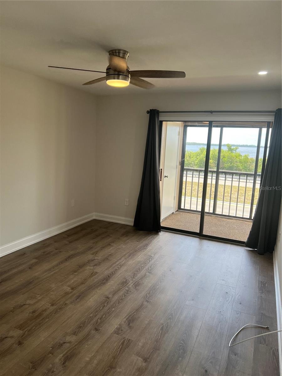 Image 10 of 23 For 14459 River Beach Drive B-210