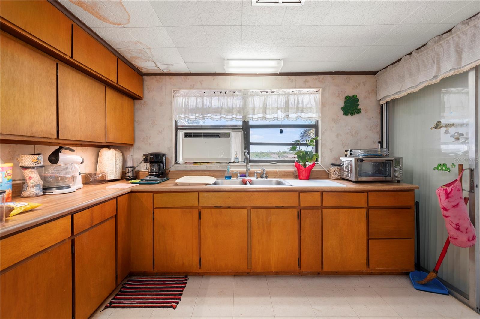 Image 17 of 39 For 7754 Riverside Drive