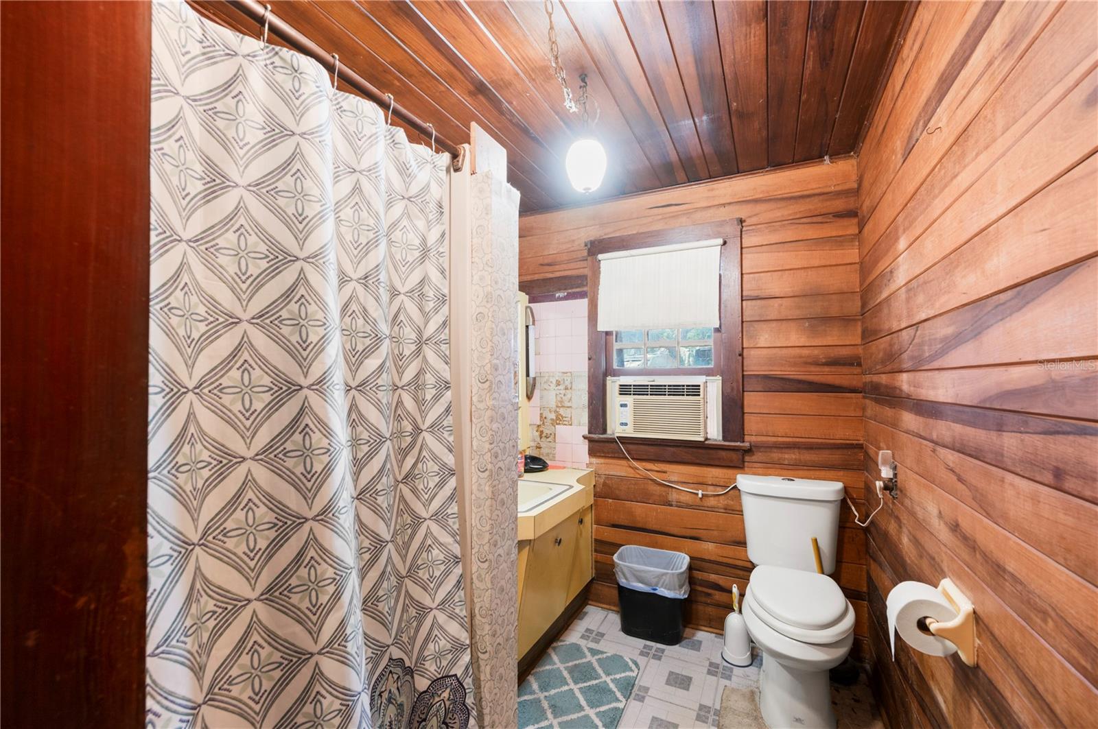 Image 19 of 39 For 7754 Riverside Drive