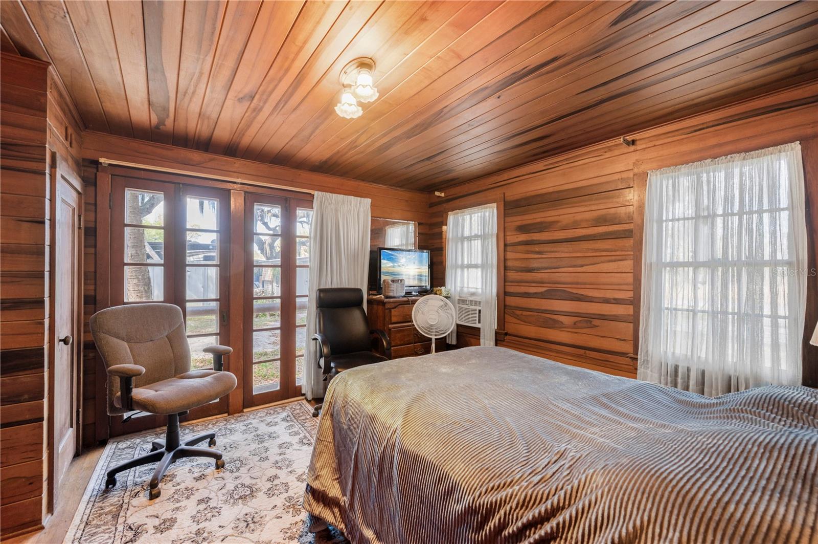 Image 20 of 39 For 7754 Riverside Drive