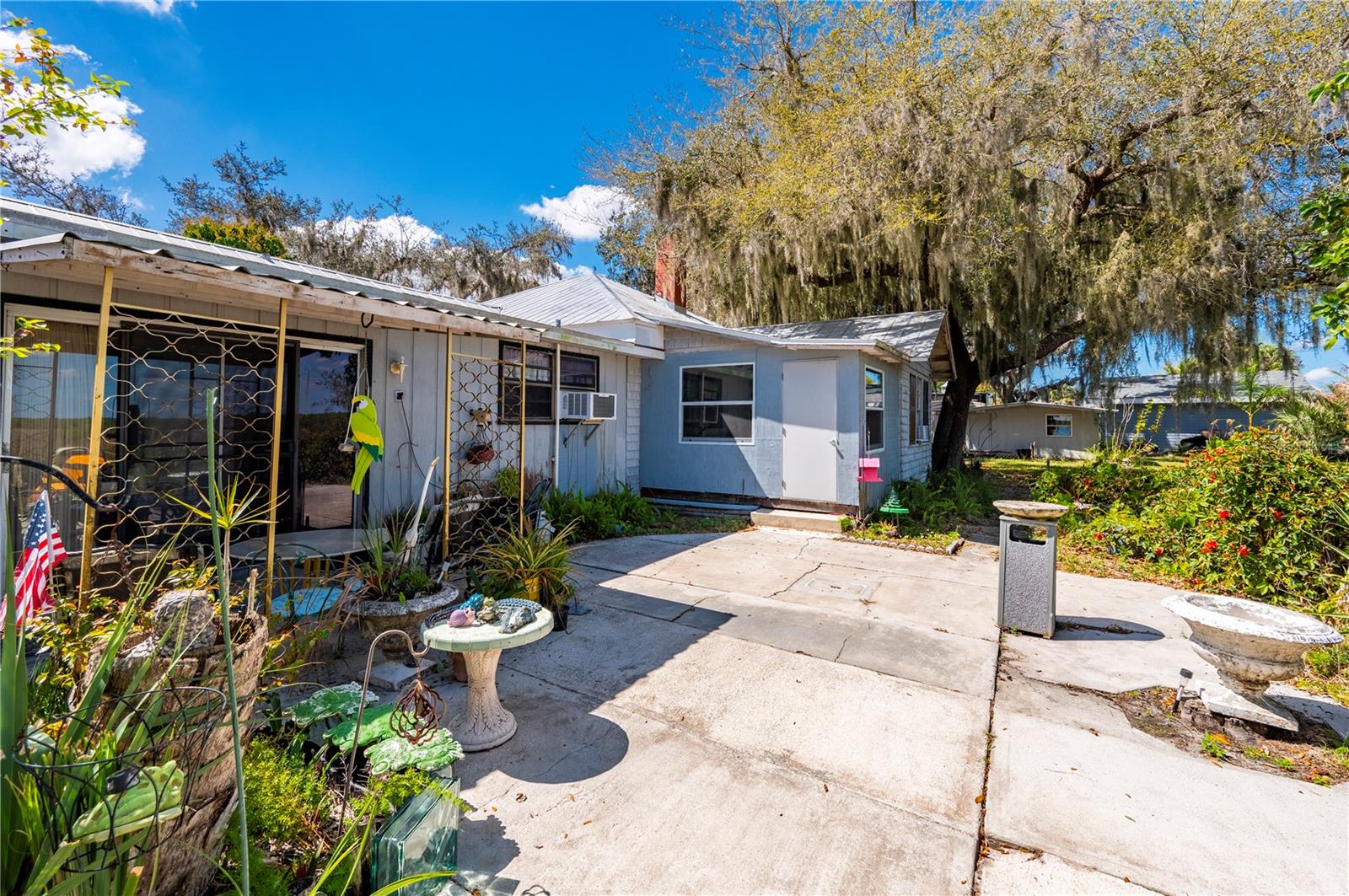 Image 24 of 39 For 7754 Riverside Drive