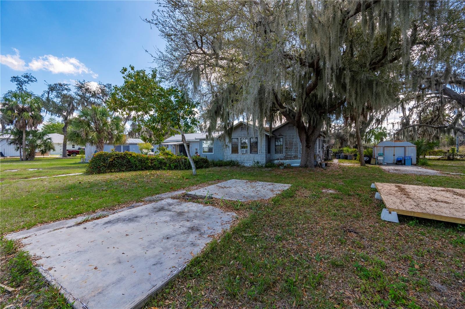 Image 28 of 39 For 7754 Riverside Drive