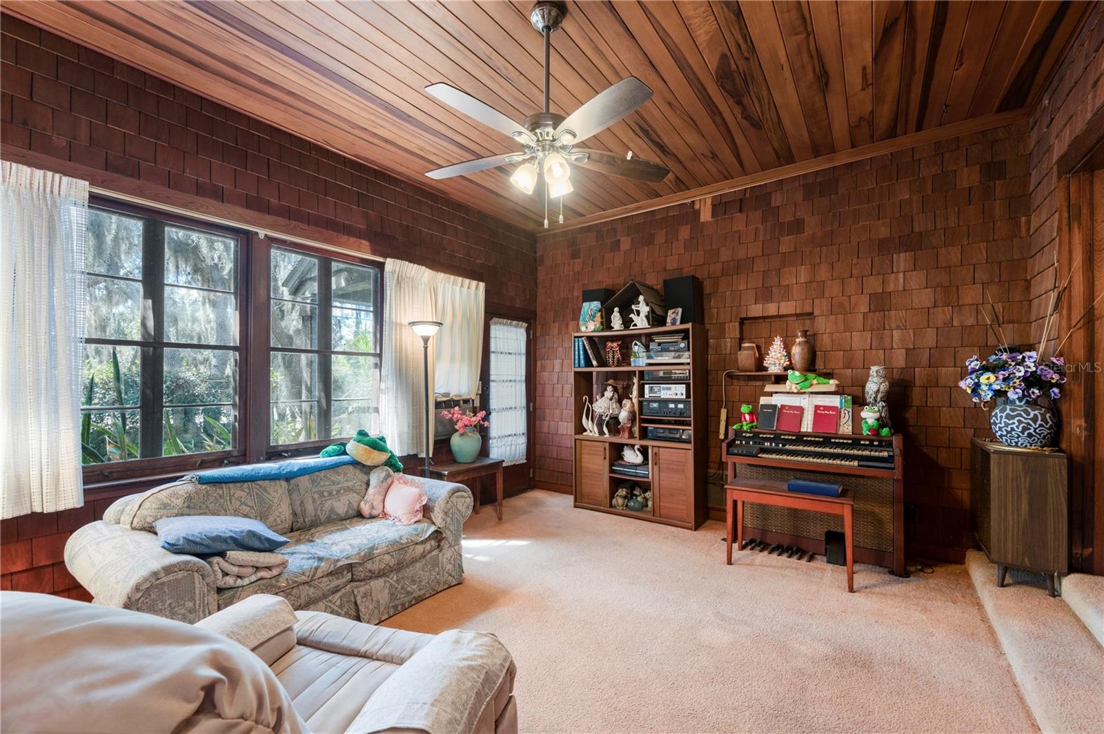 Image 9 of 39 For 7754 Riverside Drive