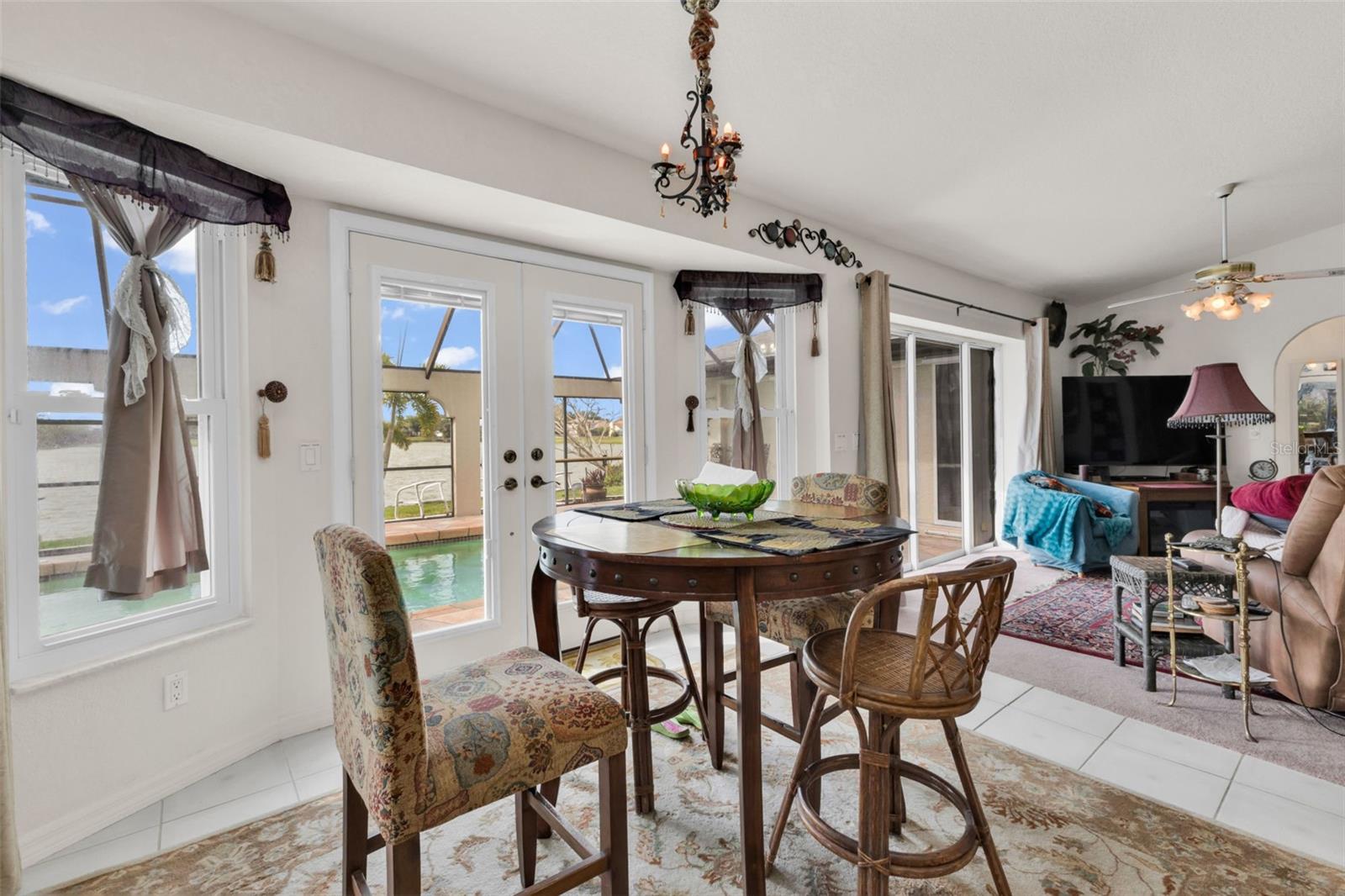 Image 16 of 39 For 23439 Freeport Avenue