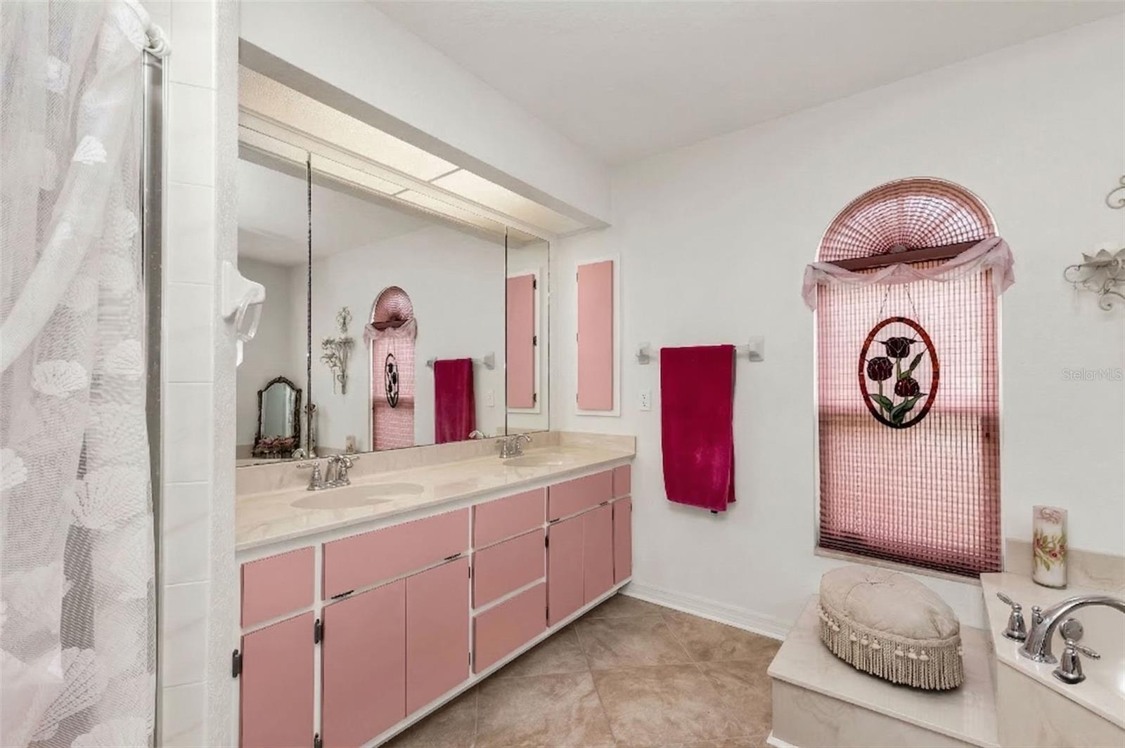 Image 21 of 39 For 23439 Freeport Avenue