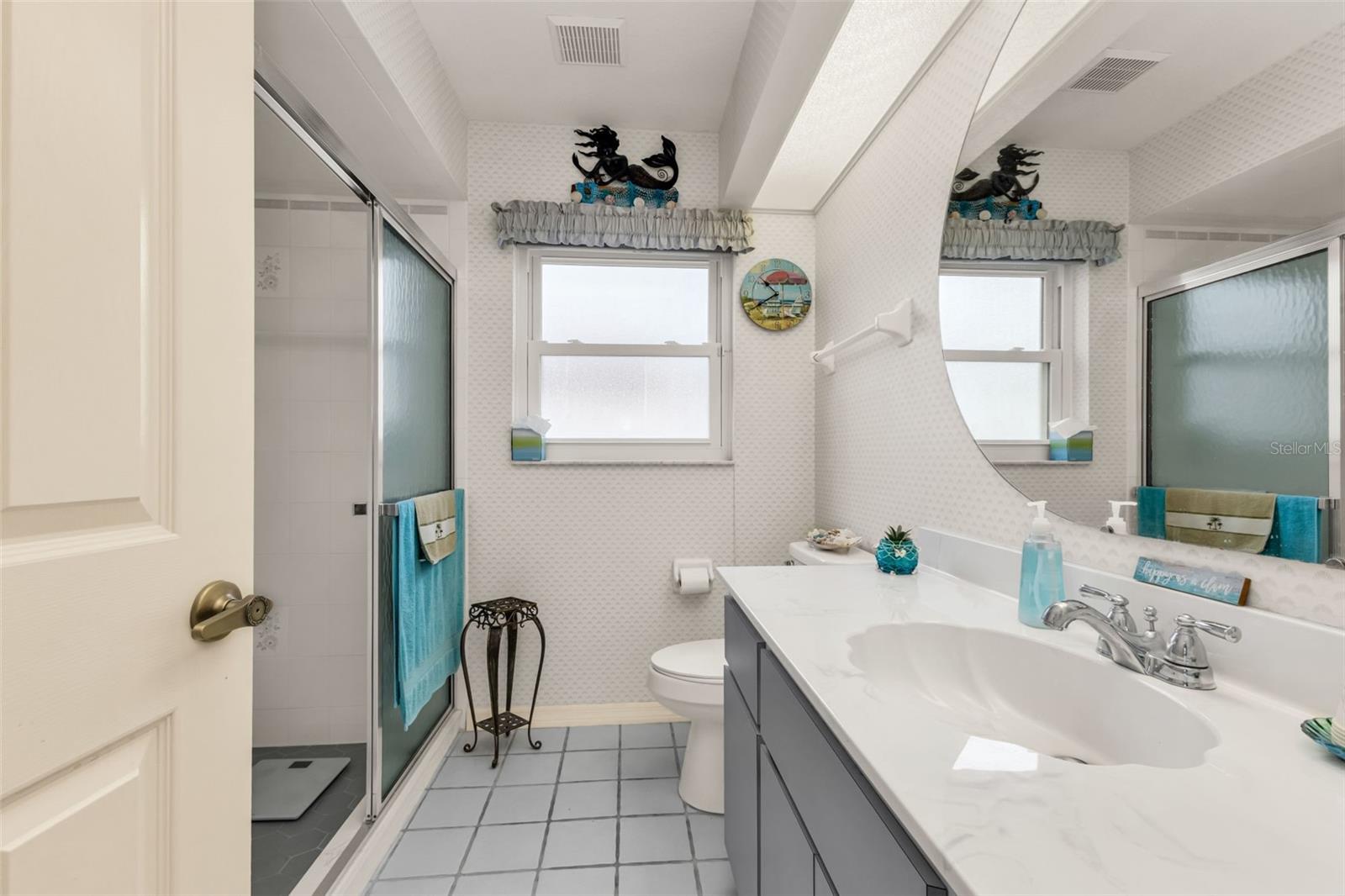 Image 26 of 39 For 23439 Freeport Avenue