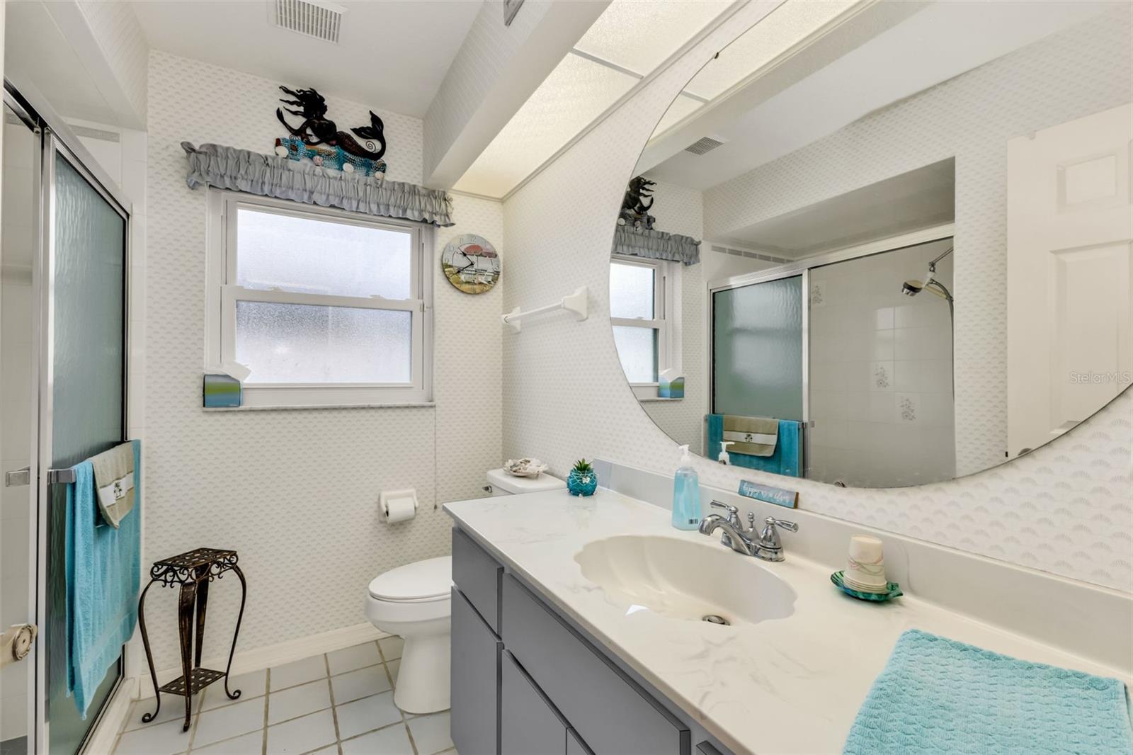 Image 27 of 39 For 23439 Freeport Avenue