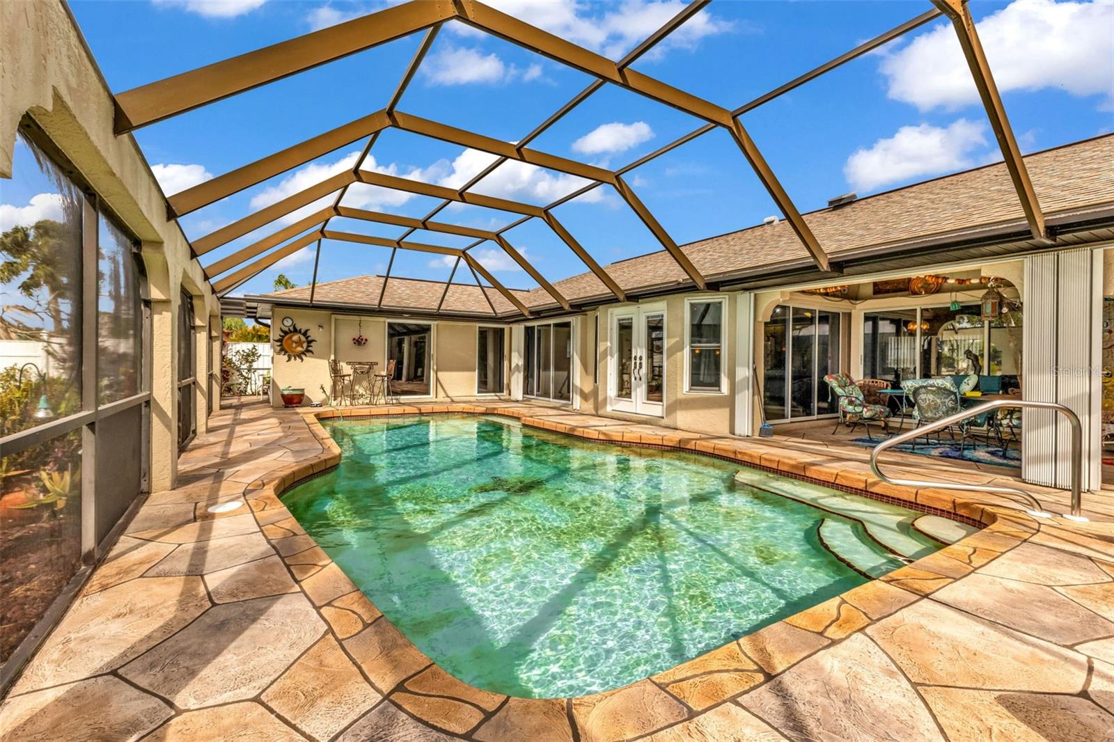 Image 32 of 39 For 23439 Freeport Avenue