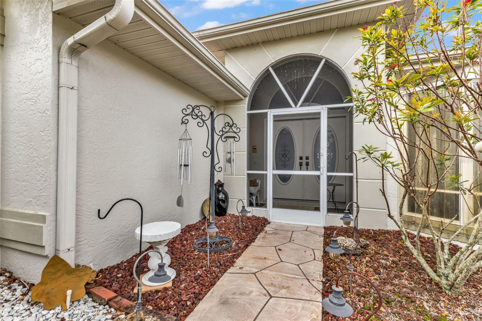 Image 5 of 39 For 23439 Freeport Avenue