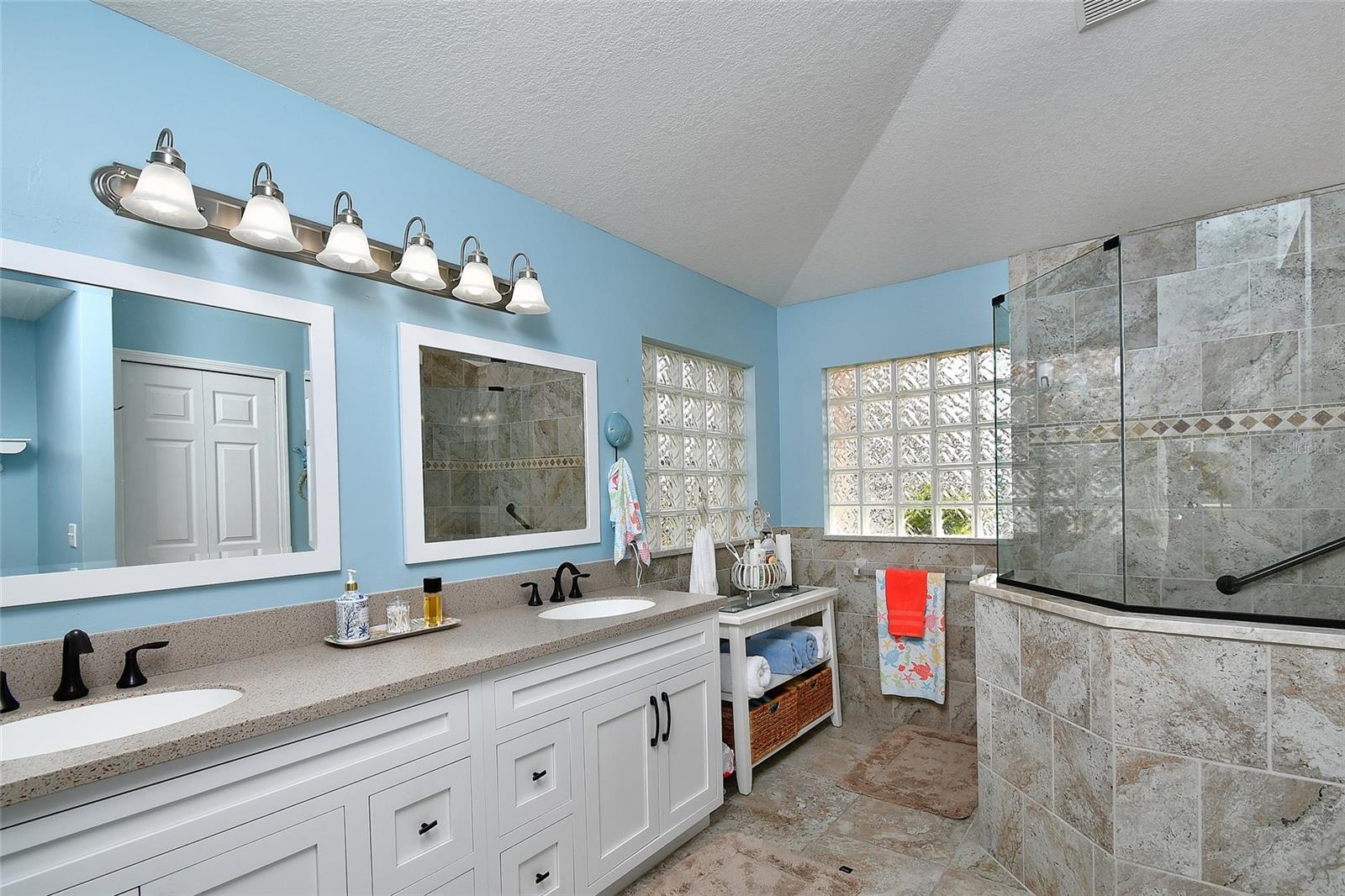 Image 16 of 34 For 5001 King Tarpon Drive