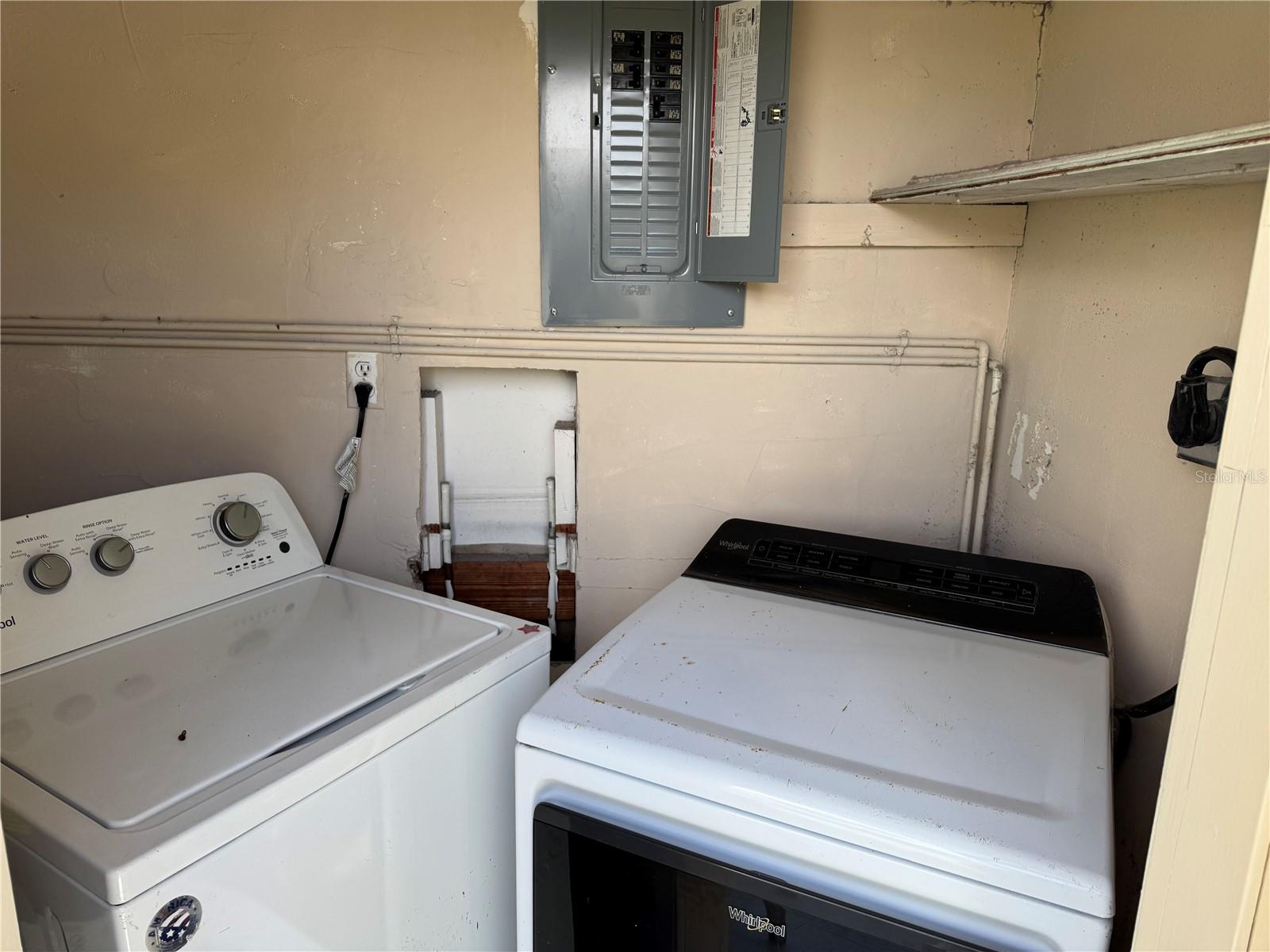 Image 14 of 20 For 3349 Edgehill Terrace