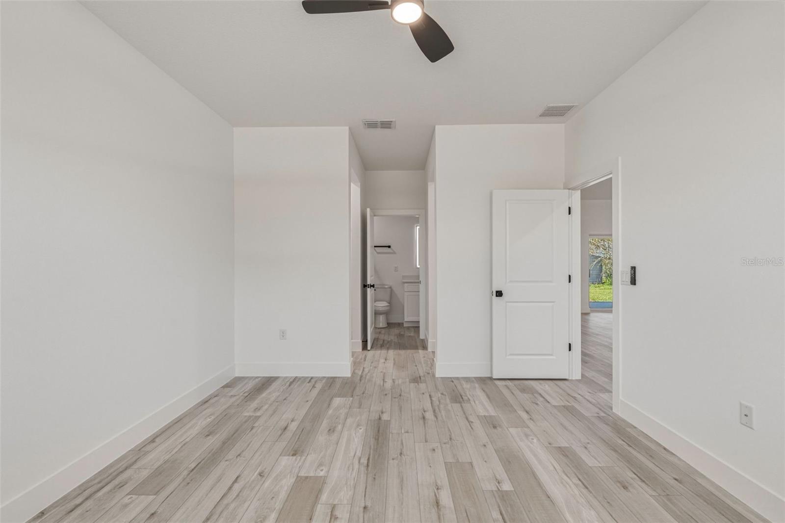 Image 15 of 38 For 2333 Mistleto Lane