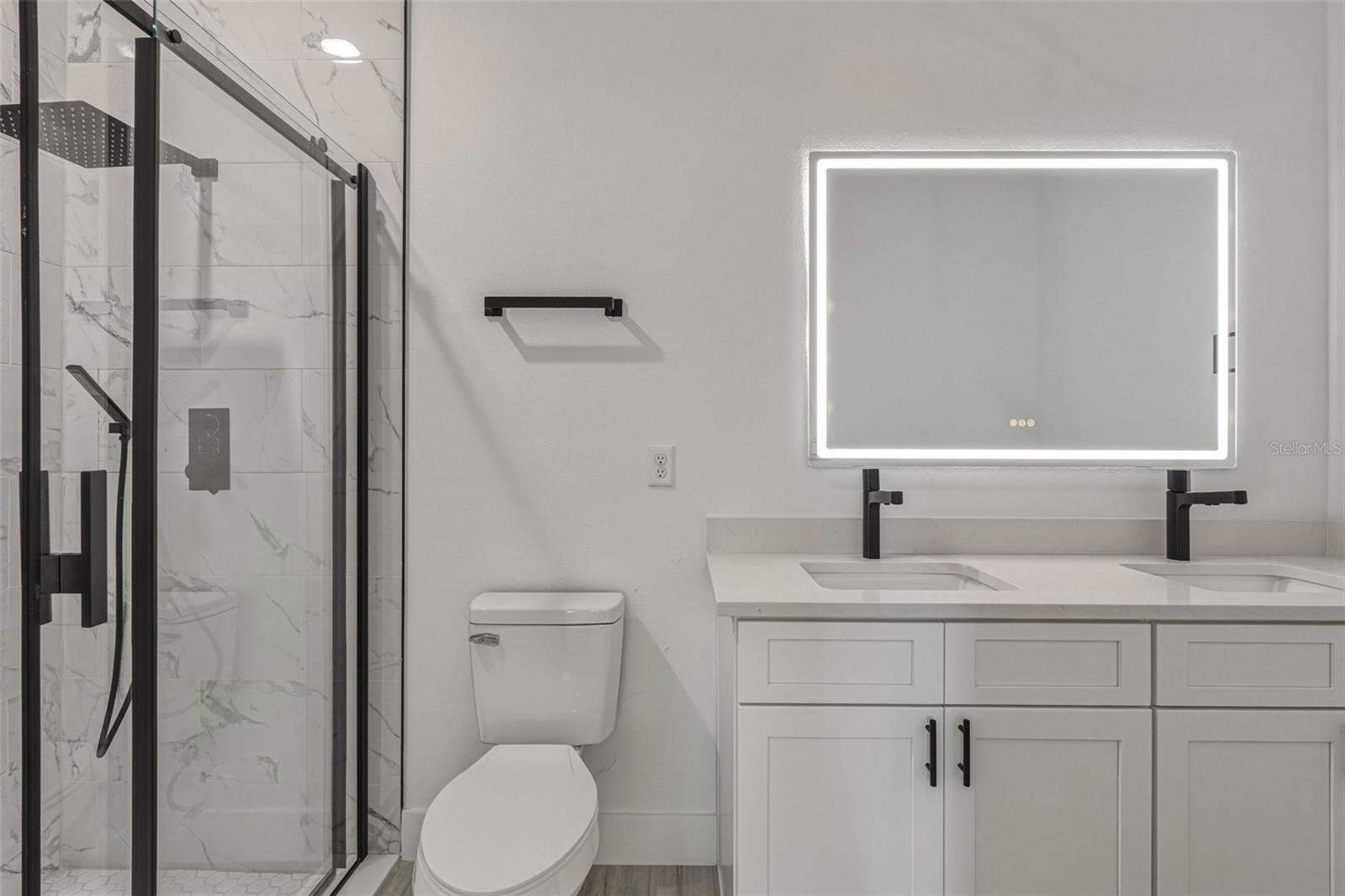 Image 18 of 38 For 2333 Mistleto Lane