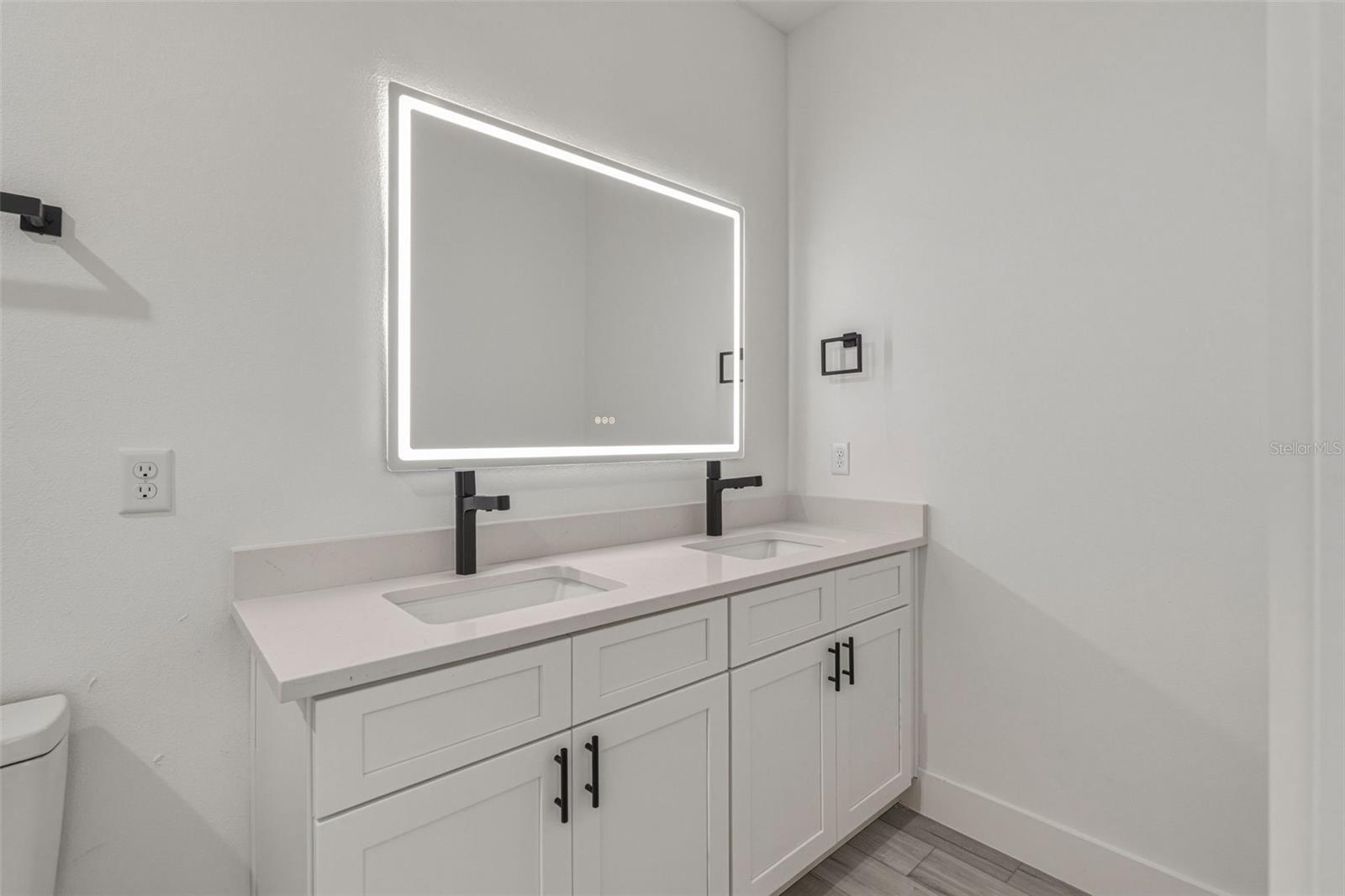 Image 19 of 38 For 2333 Mistleto Lane