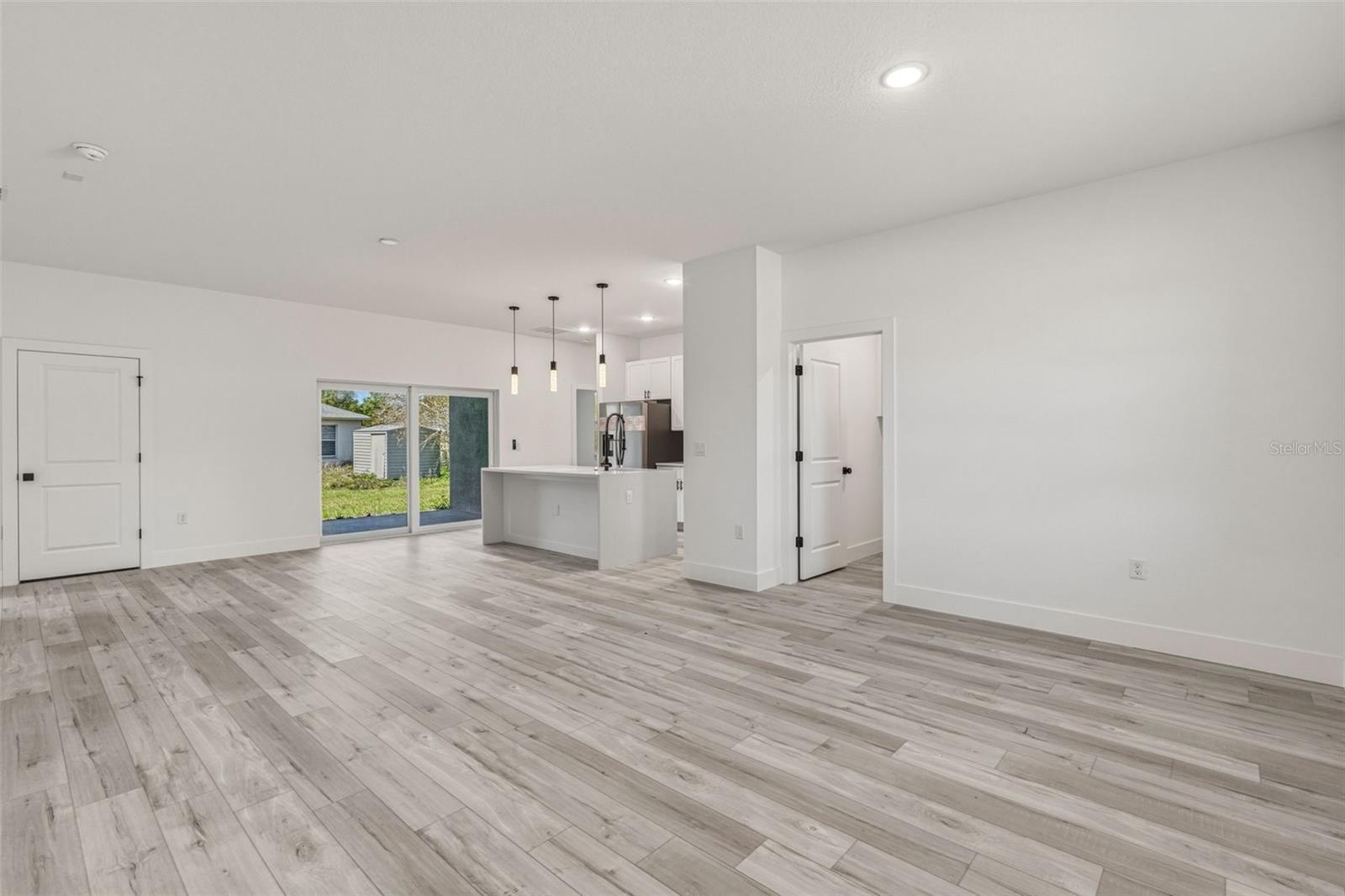 Image 5 of 38 For 2333 Mistleto Lane