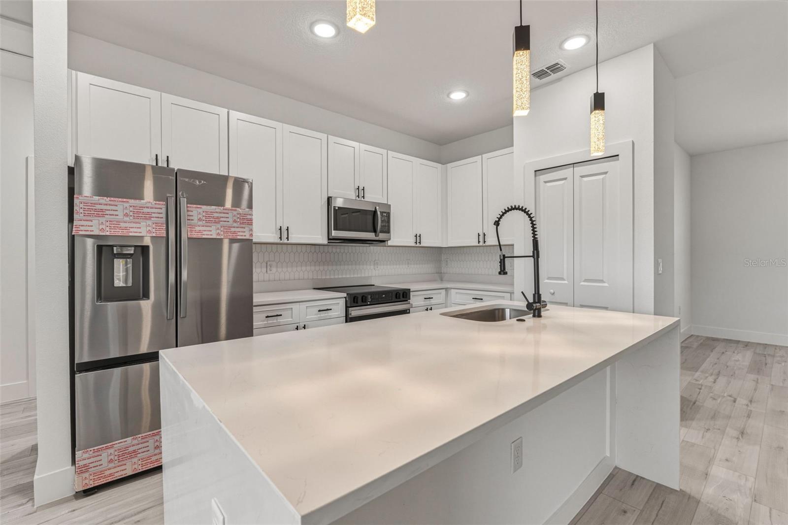 Image 7 of 38 For 2333 Mistleto Lane