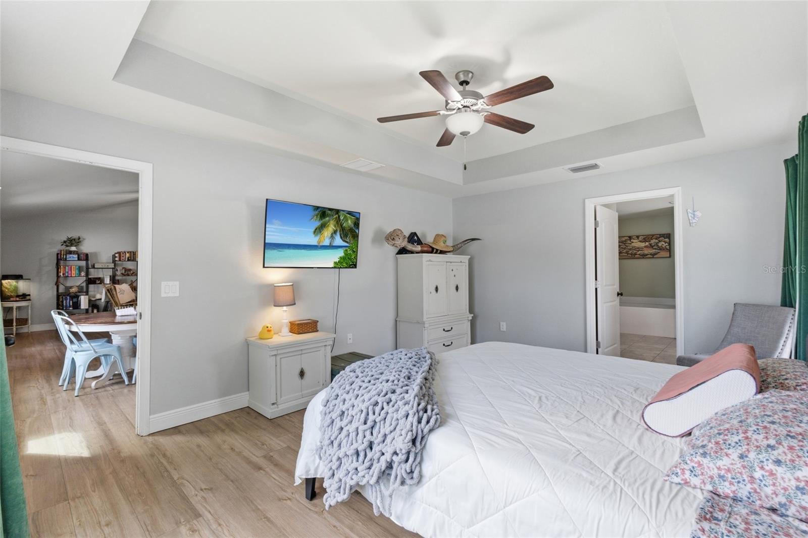 Image 27 of 68 For 4175 Donatello Avenue