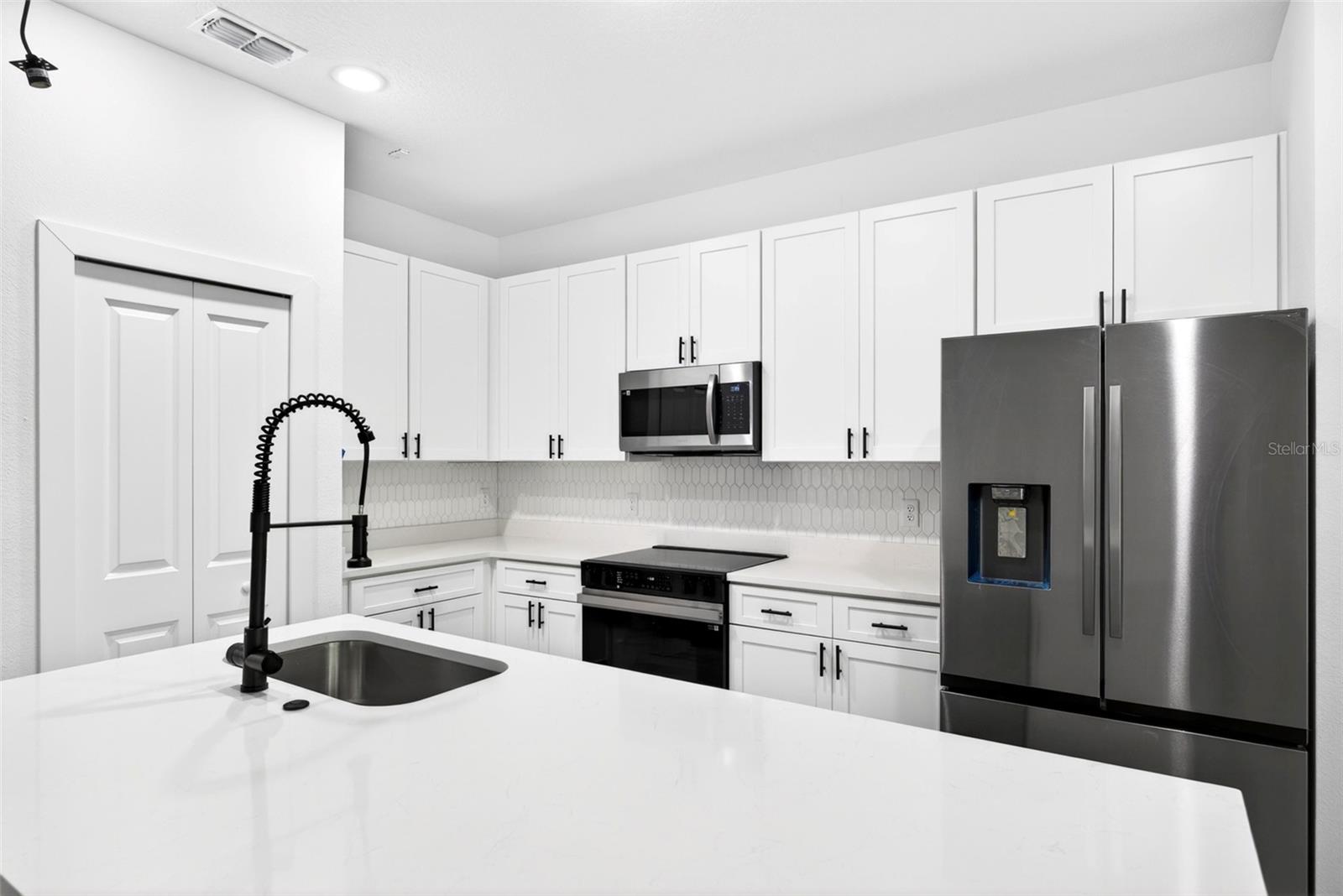 Image 10 of 35 For 193 Santa Fe Street