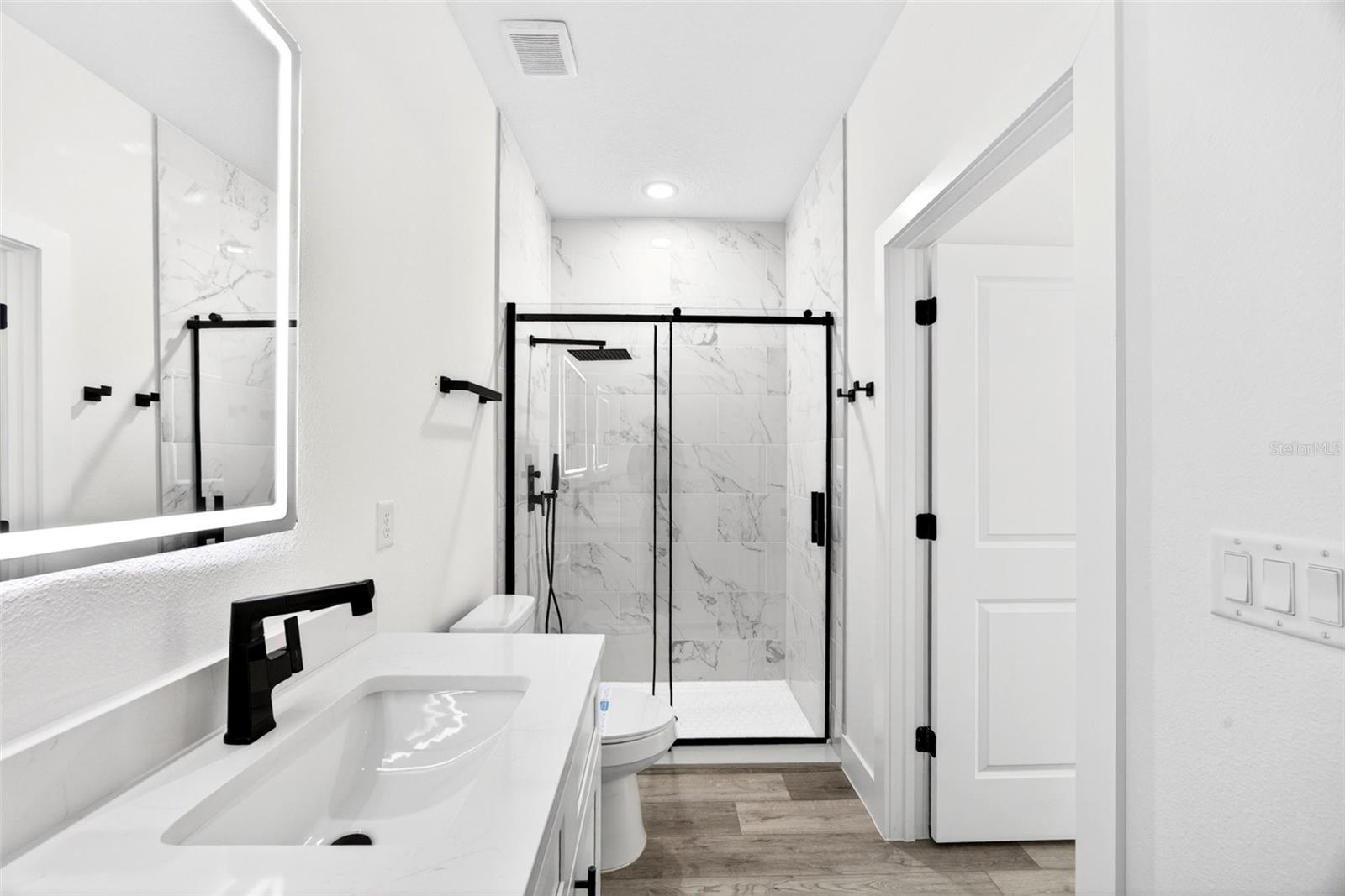 Image 18 of 35 For 193 Santa Fe Street