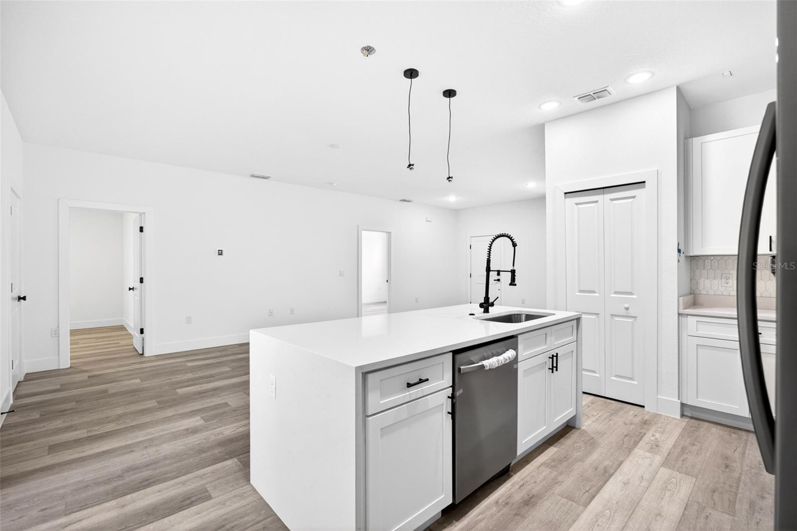 Image 9 of 35 For 193 Santa Fe Street