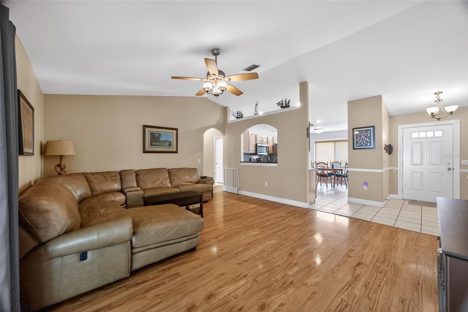 Image 4 of 32 For 2921 Cincinnati Street