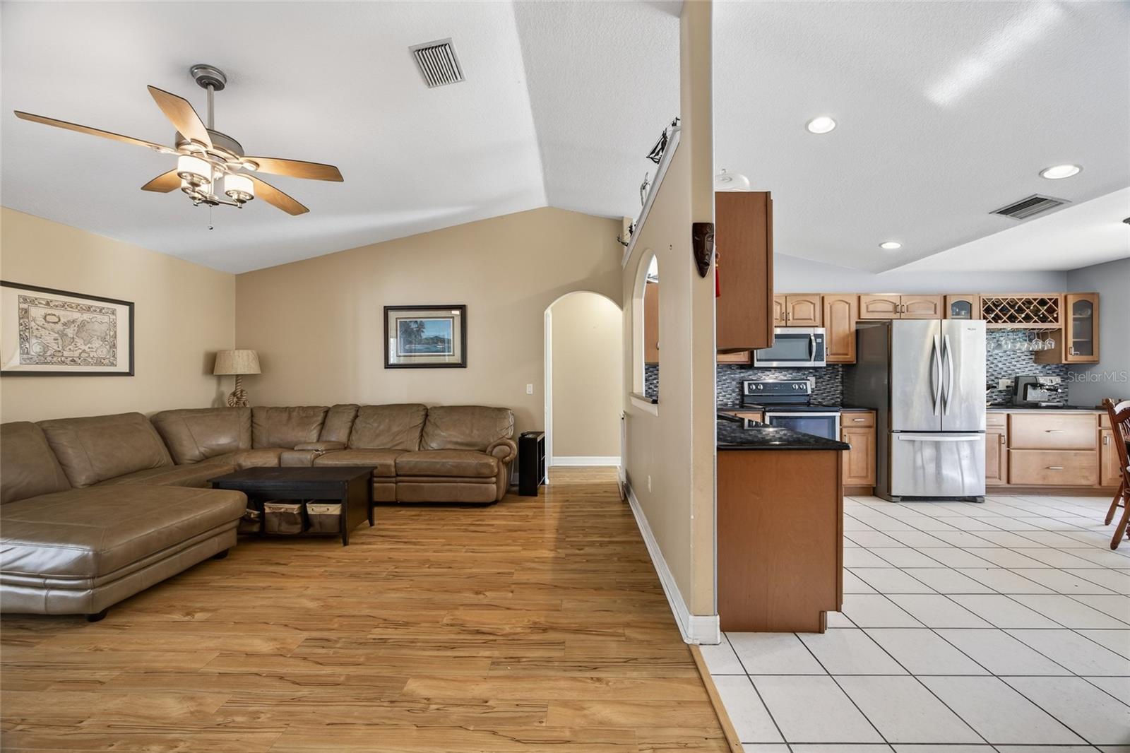 Image 5 of 32 For 2921 Cincinnati Street